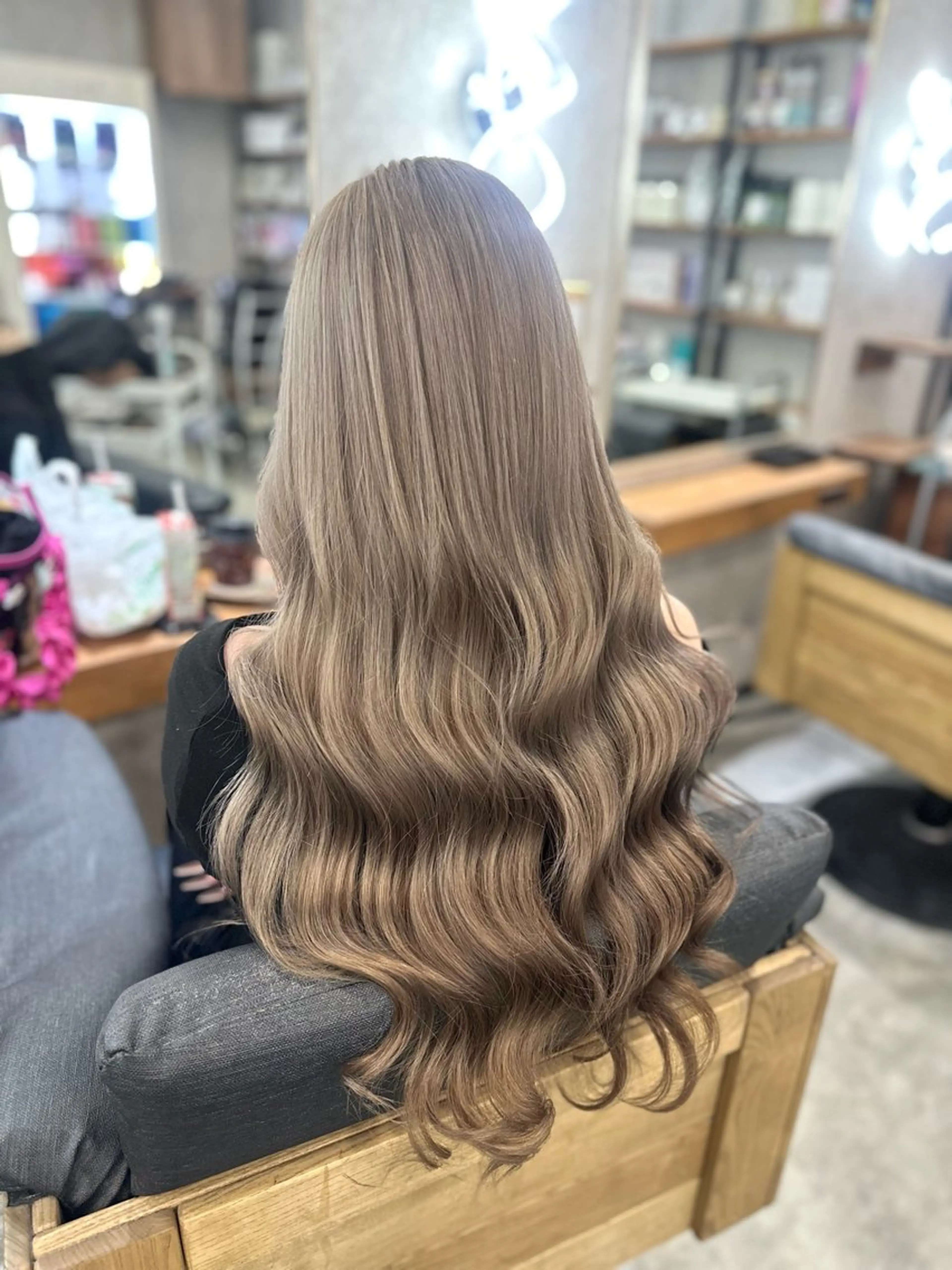 ロング ヘアカラー MOURI CHISATOのヘアスタイル