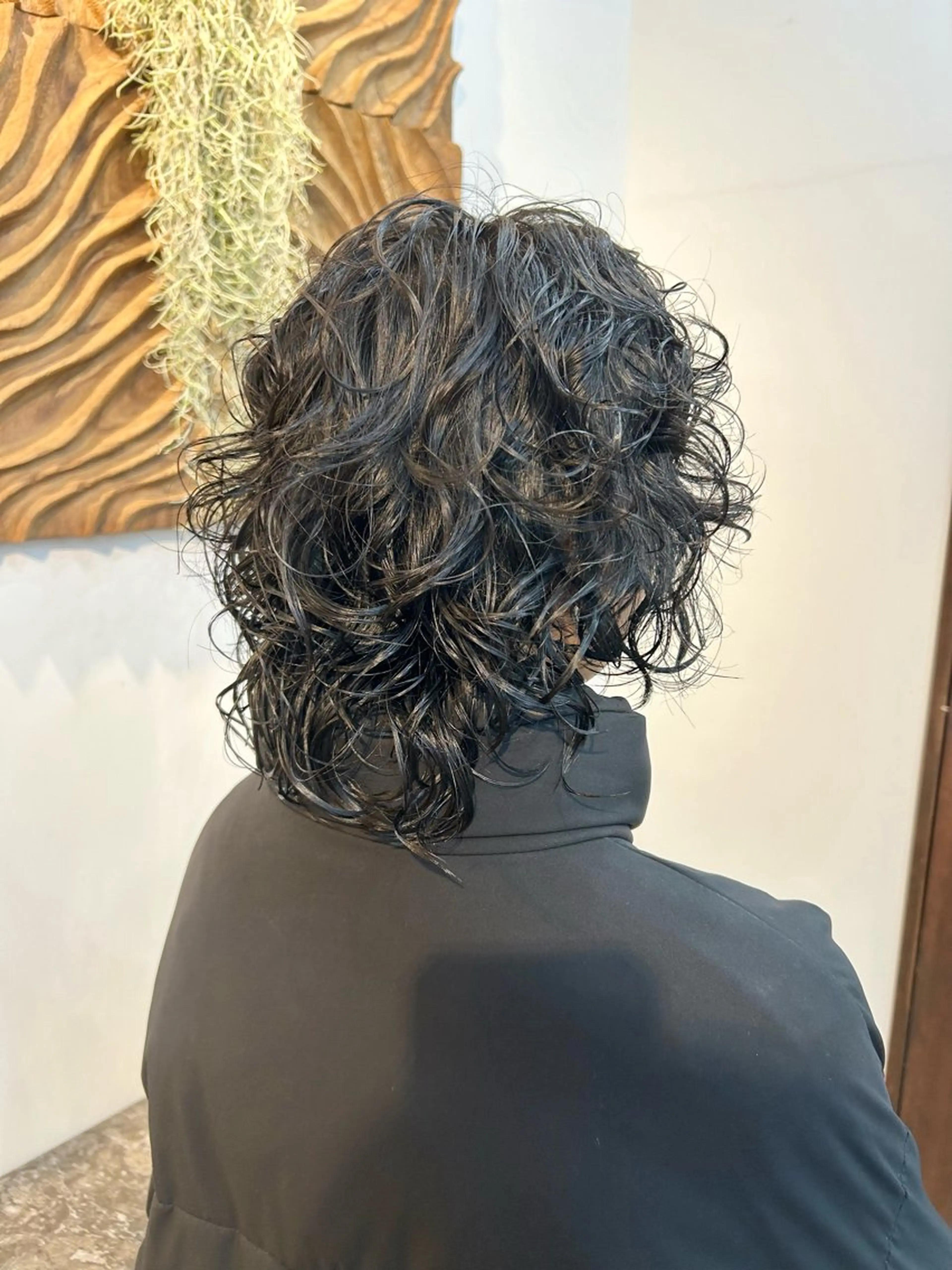 ミディアム パーマ カット パーマ トリートメント LEB所属・下河 宗太のヘアスタイル