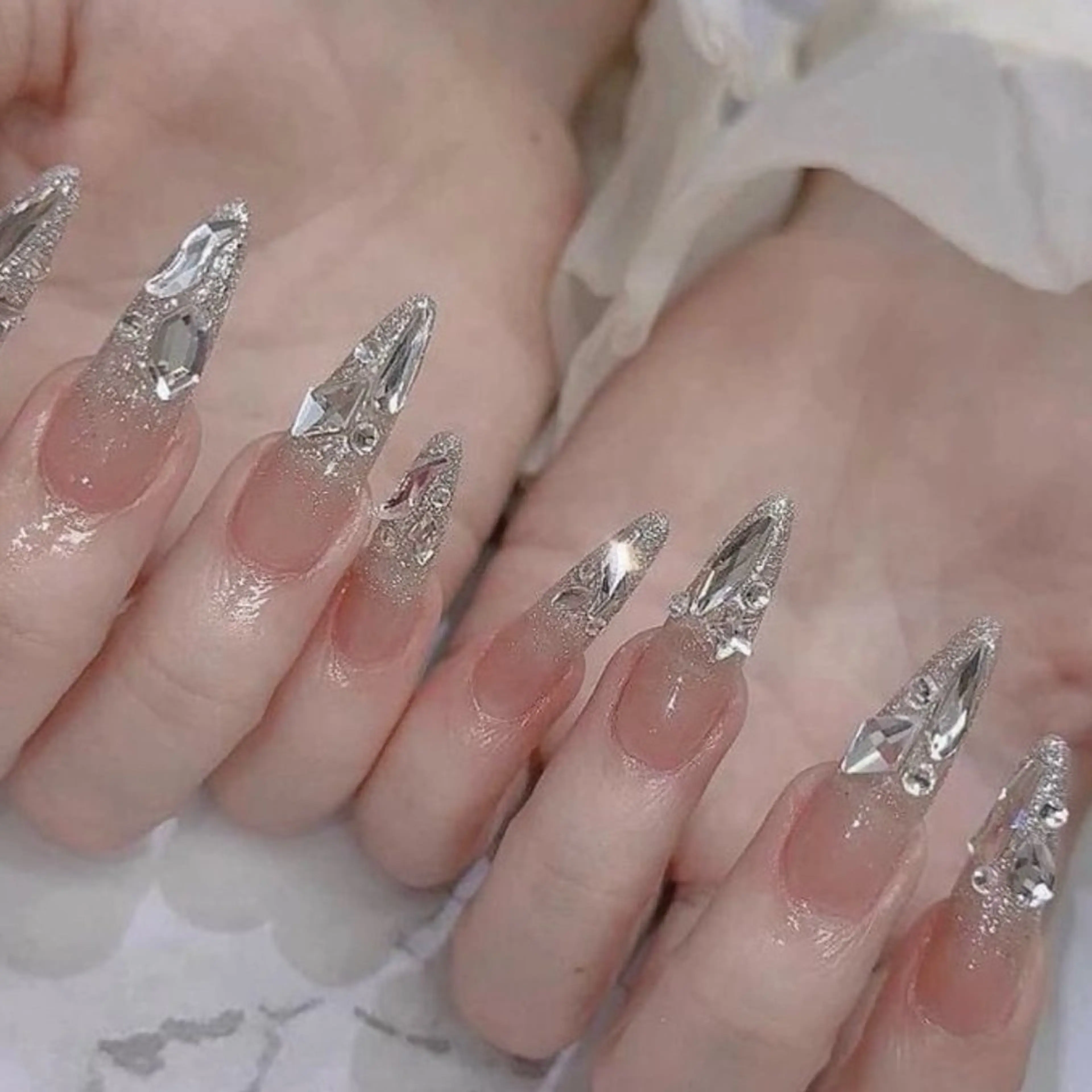 ネイル 成人式 ジェルネイル ロングネイル マグネットネイル 大理石ネイル(マーブル) ハンドネイル MoMoA Nail ネイル長さ出し専門店のネイルデザイン