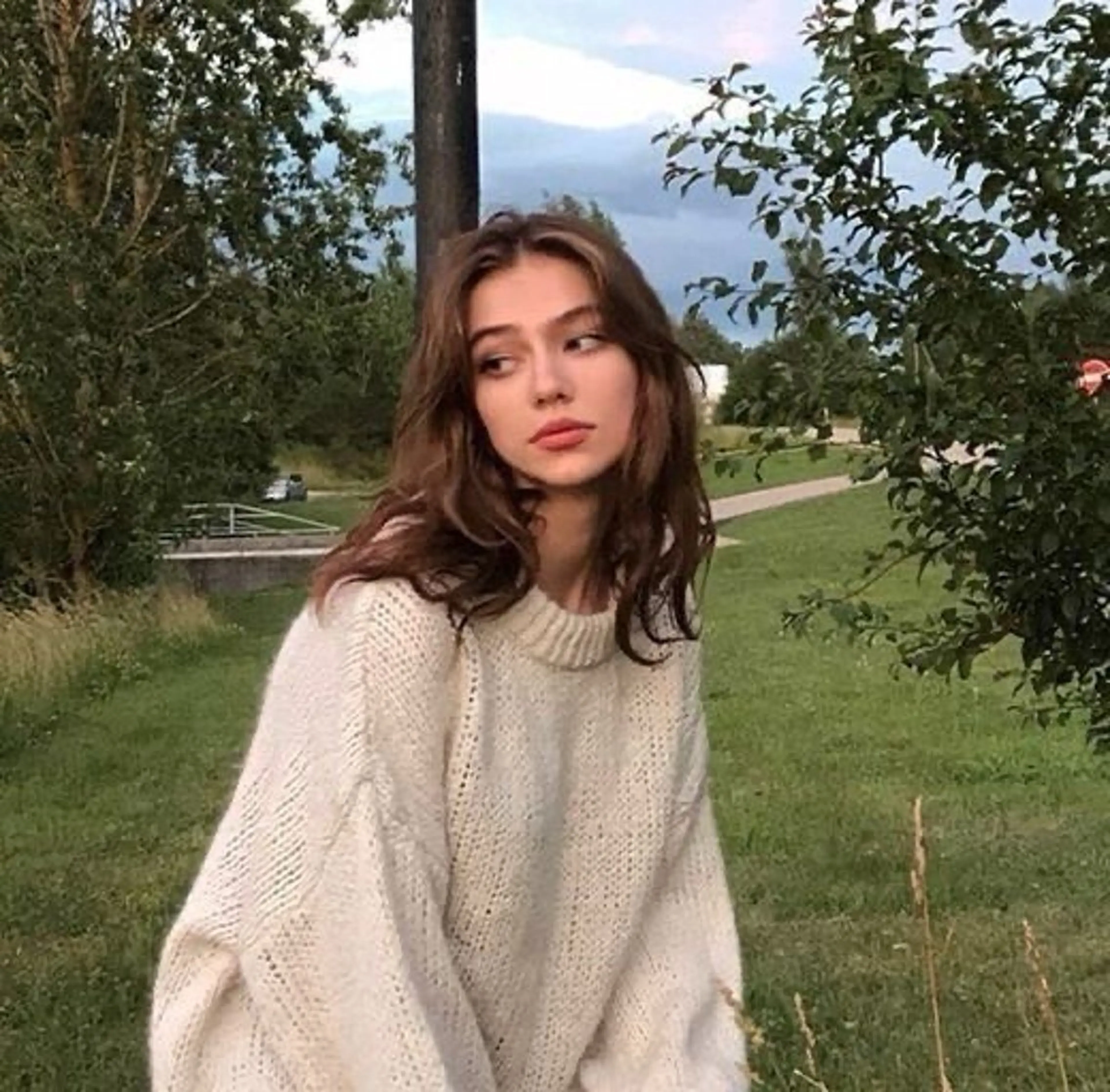 カラー atelier doux dimanche(アトリエ・ドゥー・ディマンシュ)所属・Fukamiレイヤー 透明感カラーのヘアスタイル