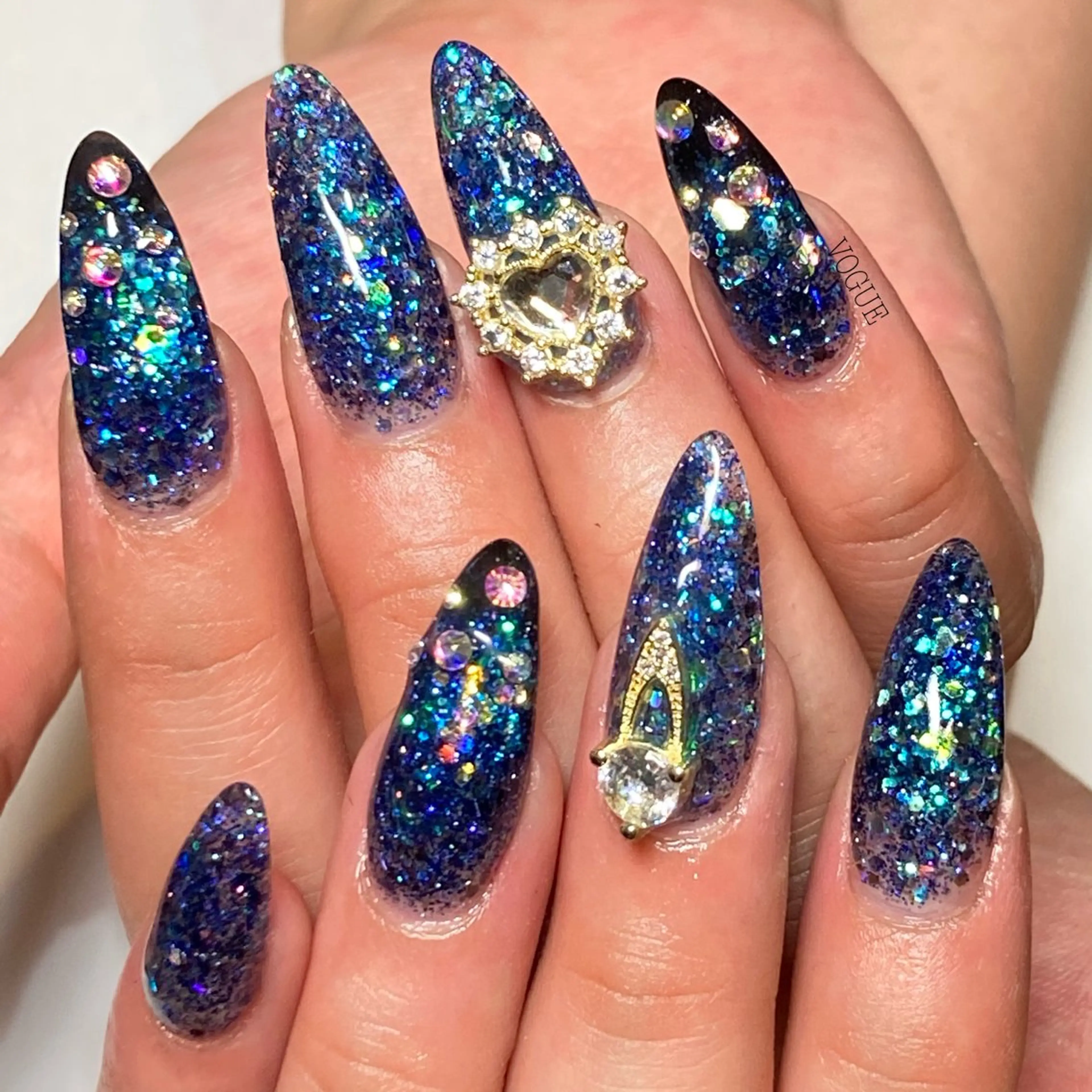 ネイル ハンドネイル VOGUE ×SWANのネイルデザイン