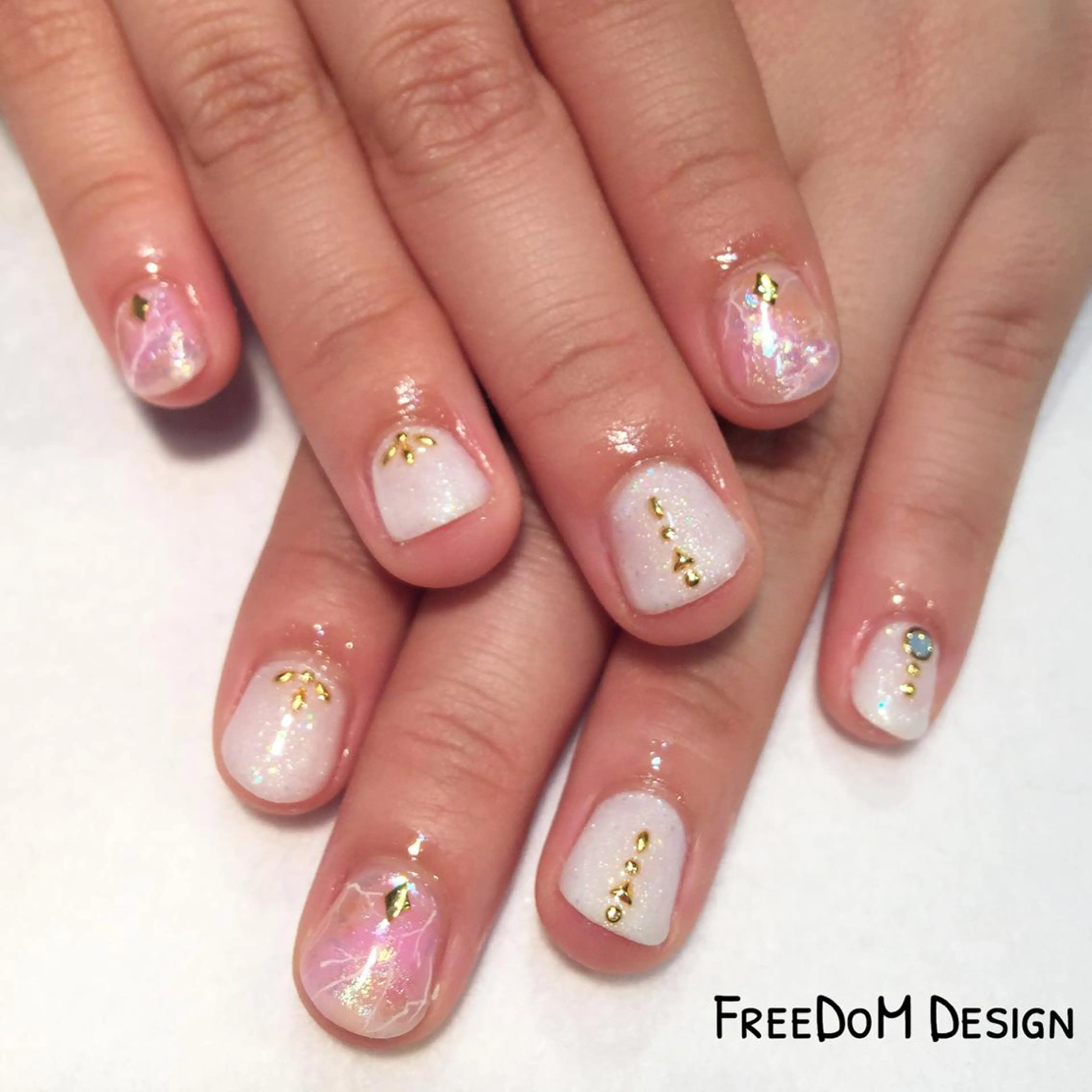 ネイル アートネイル ＦreeDoＭ   Design所属・W KUMIのネイルデザイン