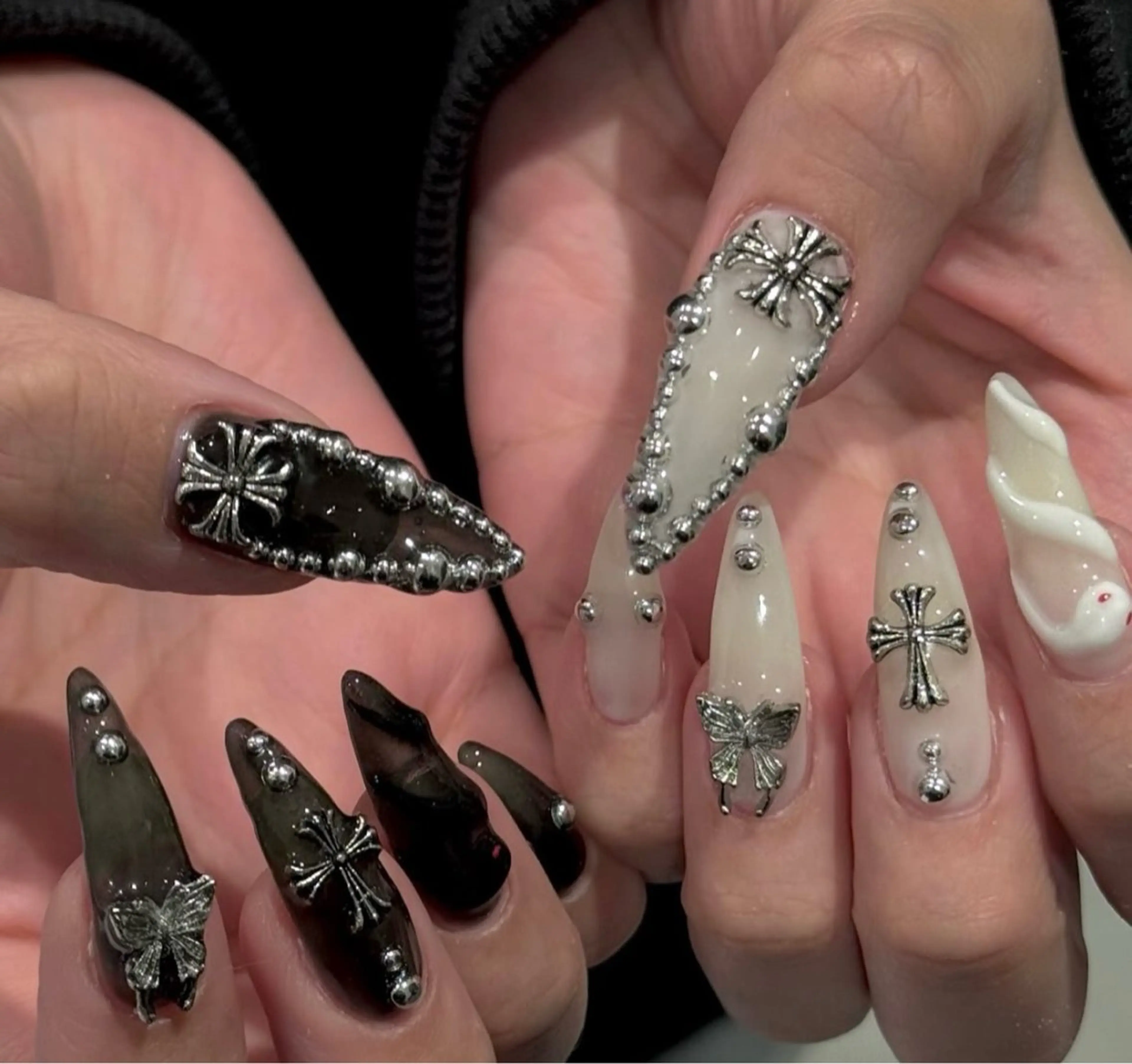 ネイル グラデーション キラキラネイル ワンカラーネイル 冬ネイル Jenn Nail Salonのネイルデザイン