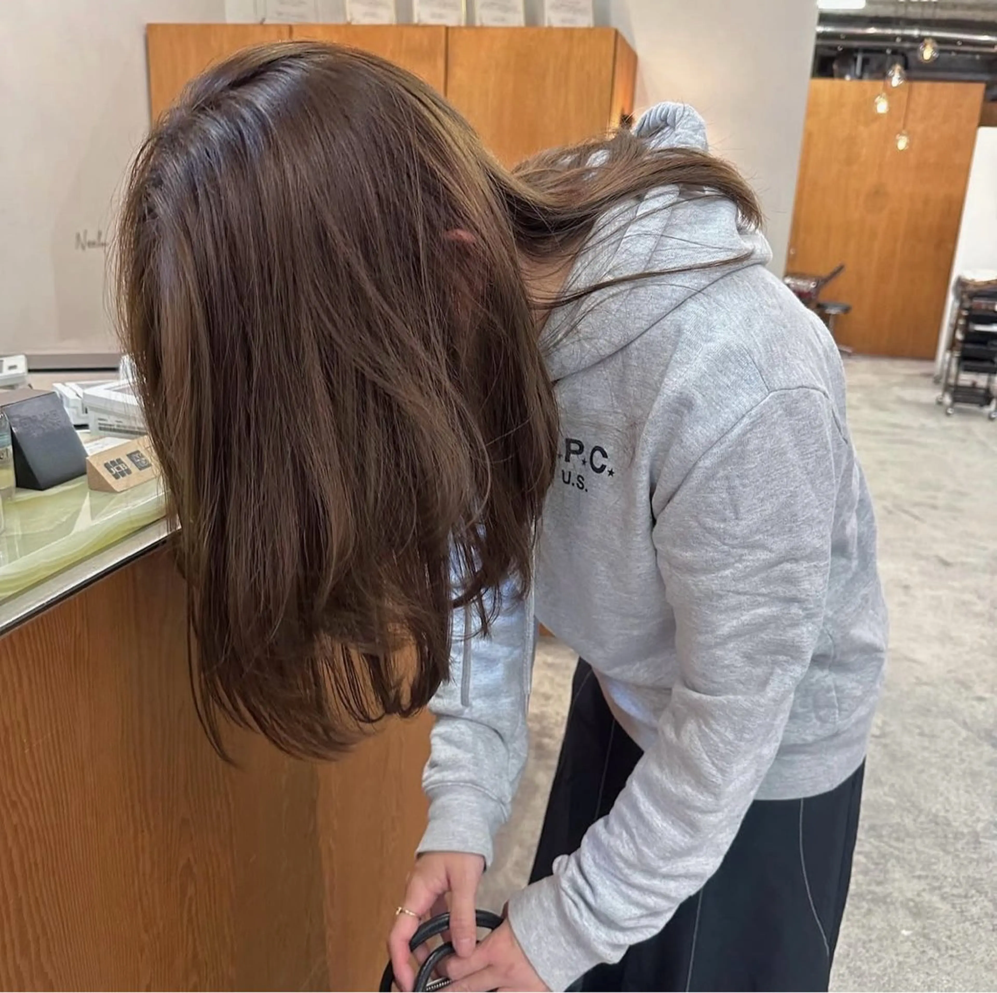 セミロング カラー ベージュカラー ブラウンカラー ブラウンベージュ ヘアカラー 金子 詞音のヘアスタイル