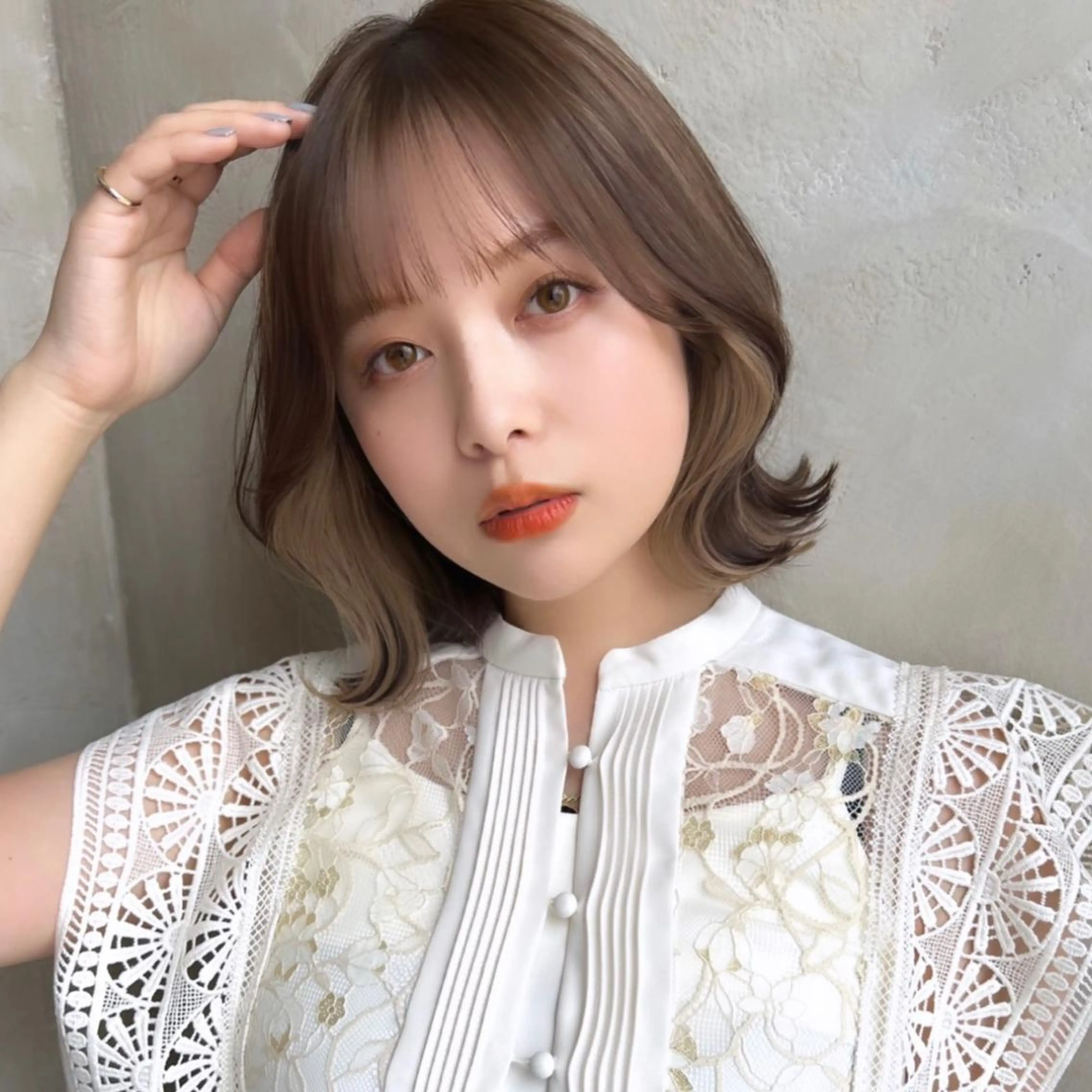 ミディアム カラー パーマ ヘアアレンジ イヤリングカラー イルミナカラー ボブ くびれヘア 顔周りカット 日本一の小顔カット/ ボブ/顔周り/韓国のヘアスタイル