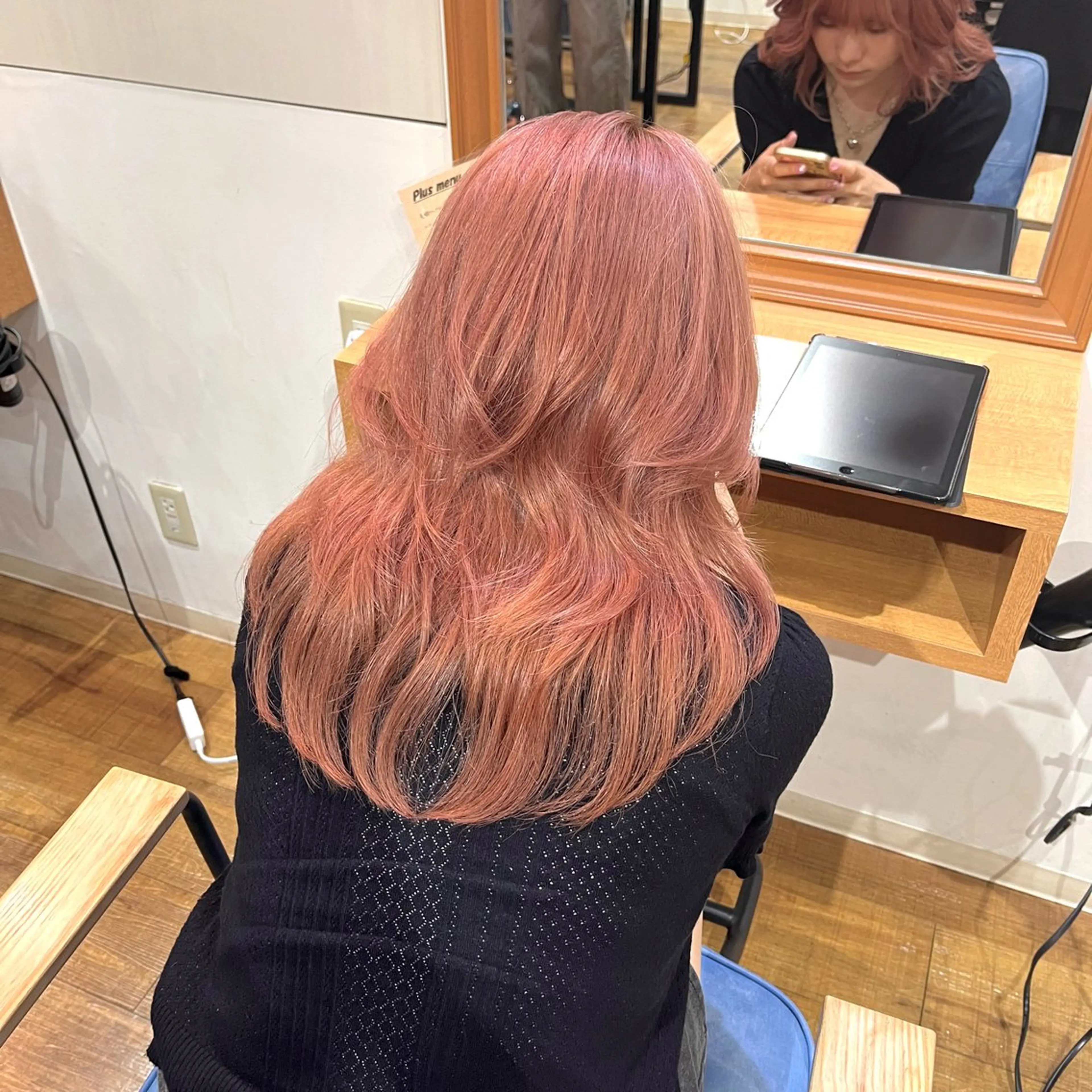 カラー 冨井 ほのかのヘアスタイル