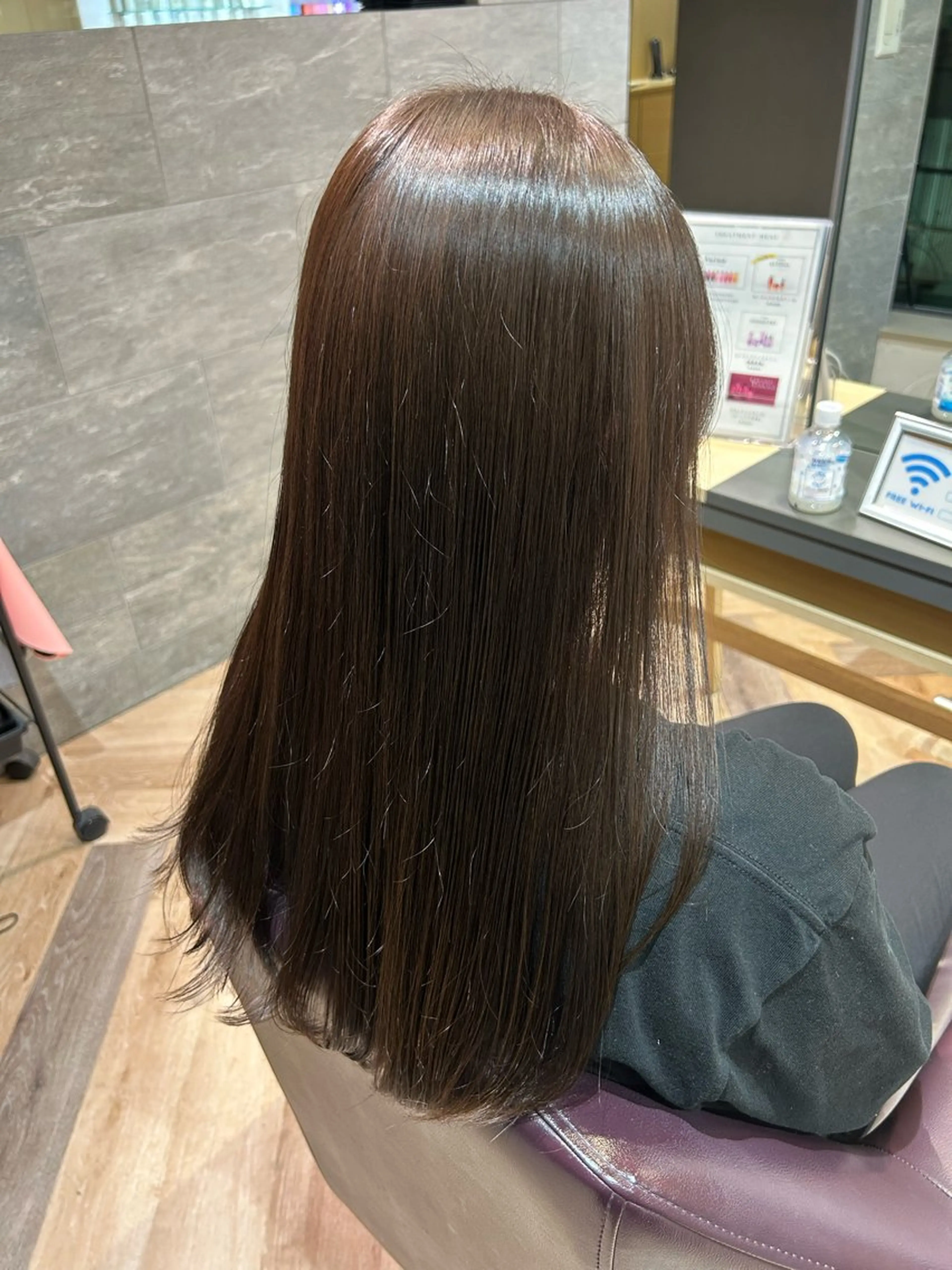 ロング カラー 透明感カラー グレージュ 加藤 千穂のヘアスタイル