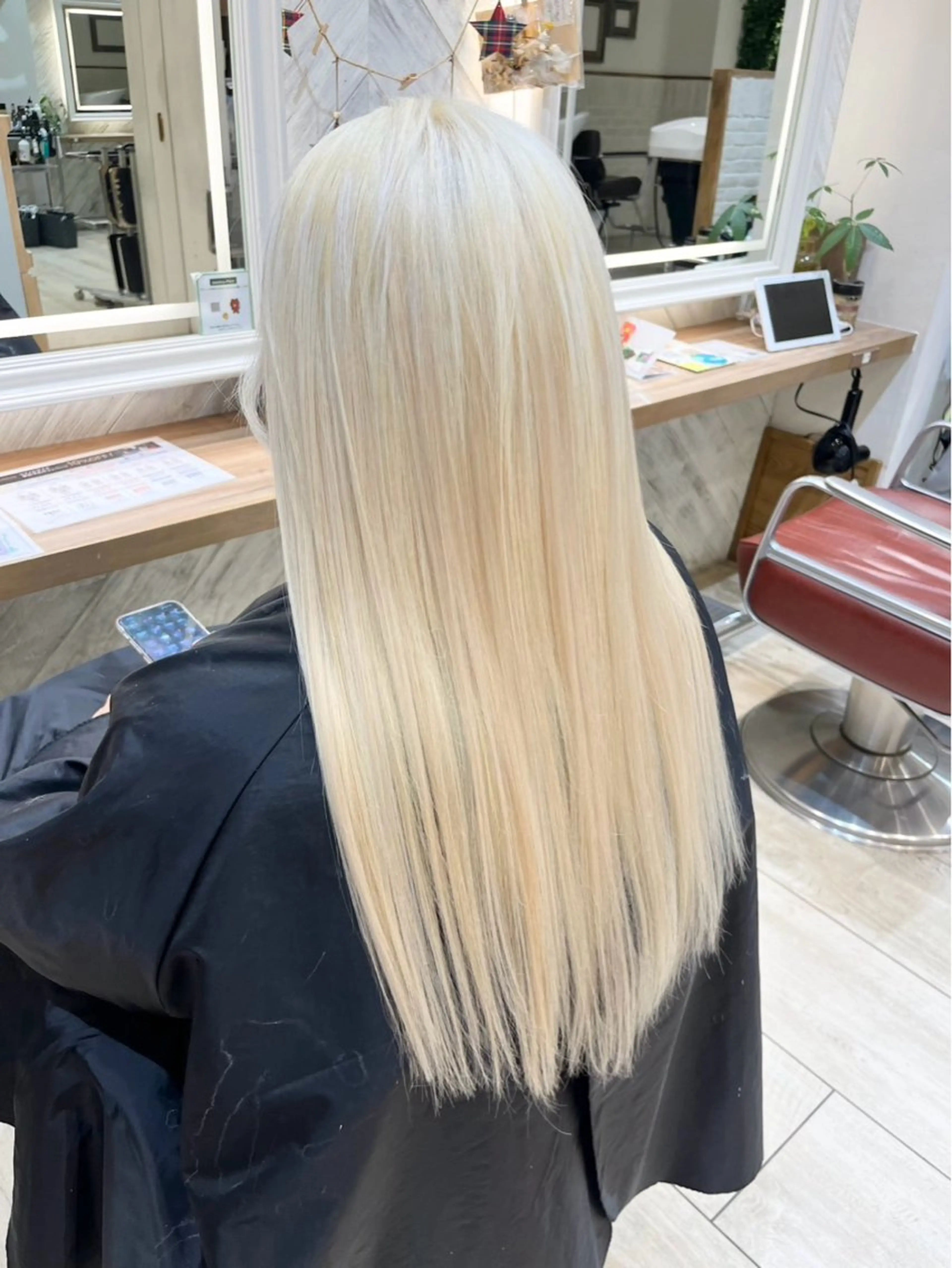 カラー 🎨ハイトーン 派手髪カラーのヘアスタイル