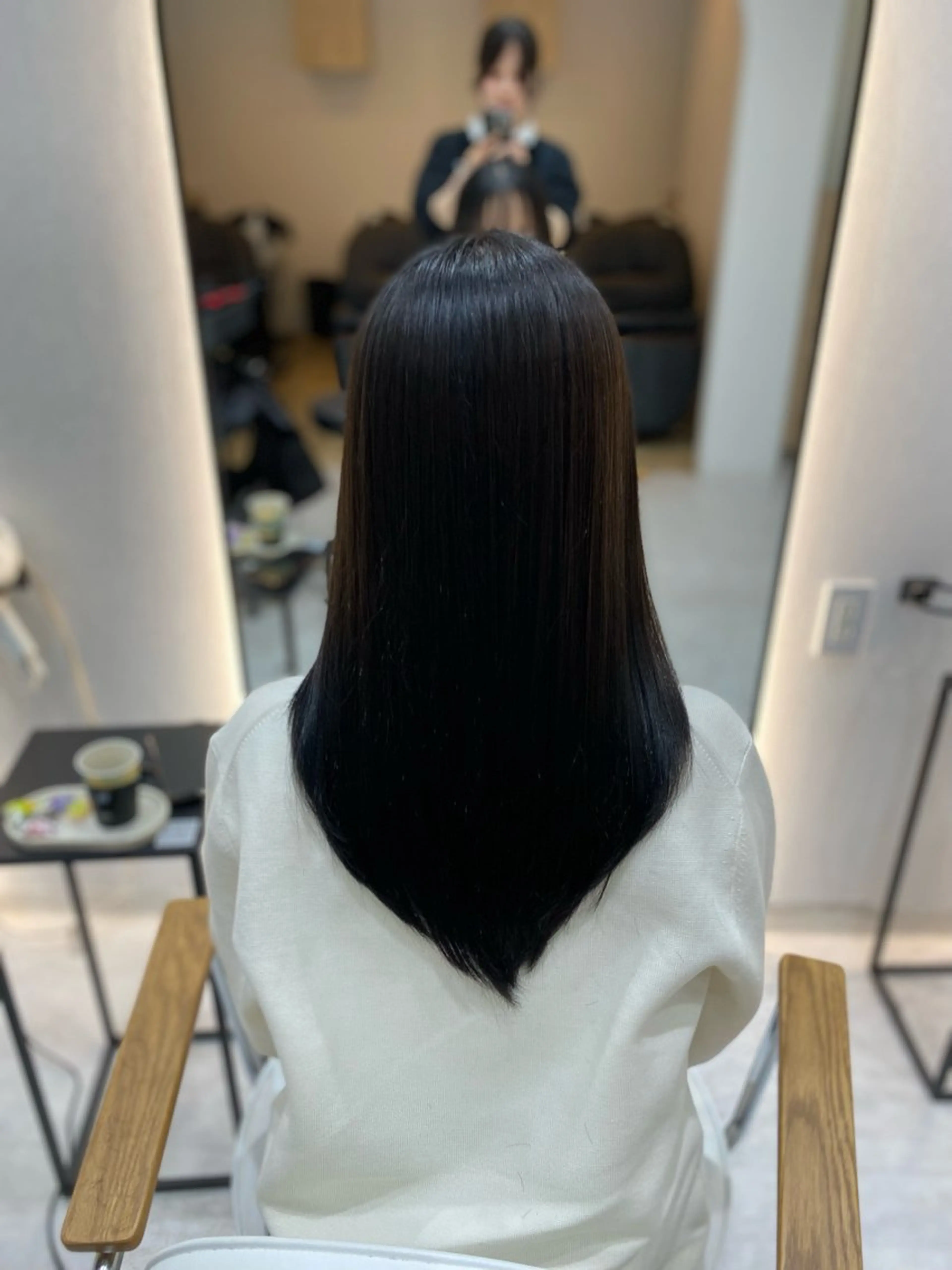 ロング カラー 黒髪 ブルーカラー ブルーブラック 韓国風ヘア レイヤーカット 艶髪・透明感カラー・ 韓国ヘア・Yuriのヘアスタイル