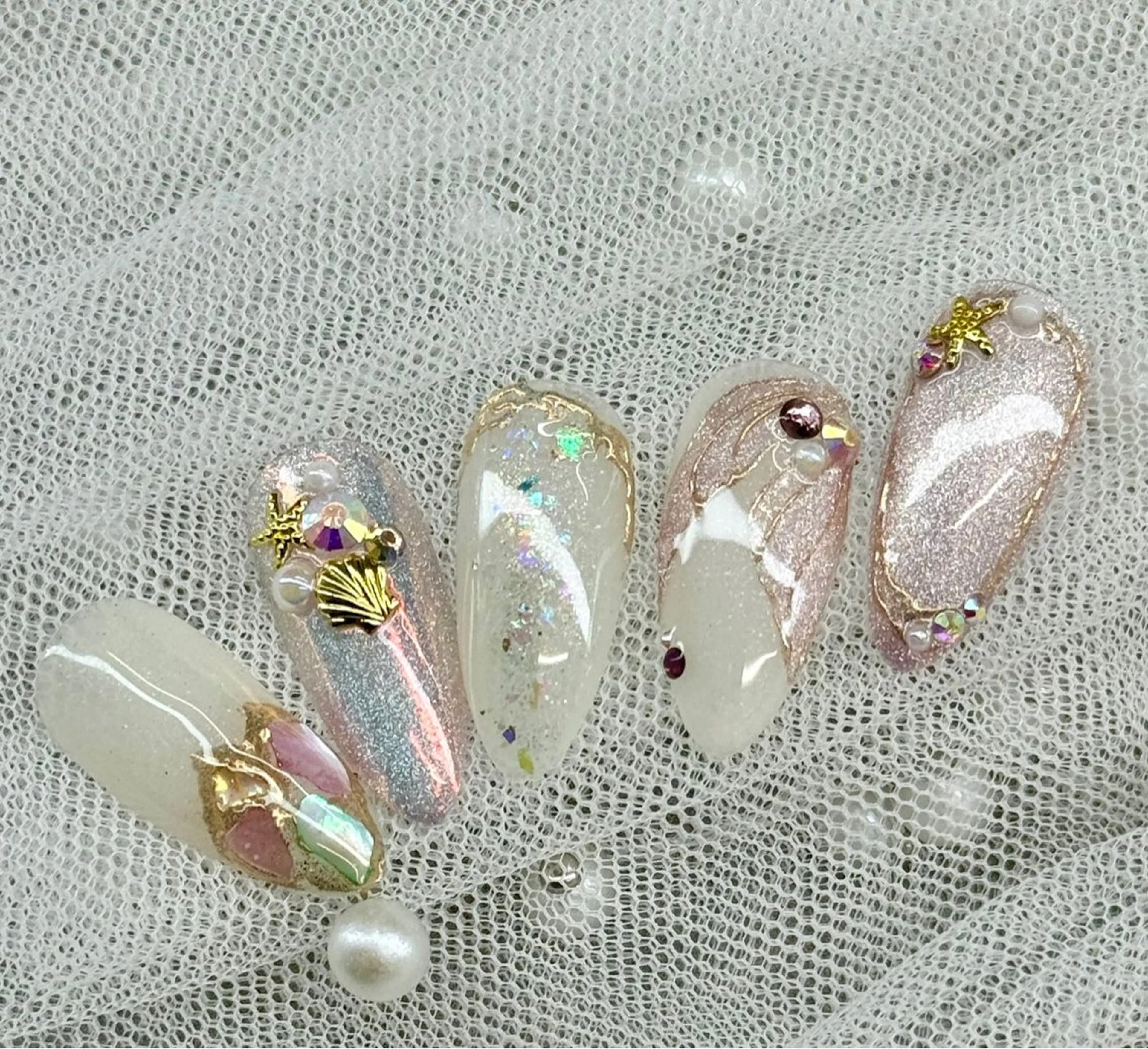 ネイル ハンドネイル AngelChris ビューティーサロンのネイルデザイン