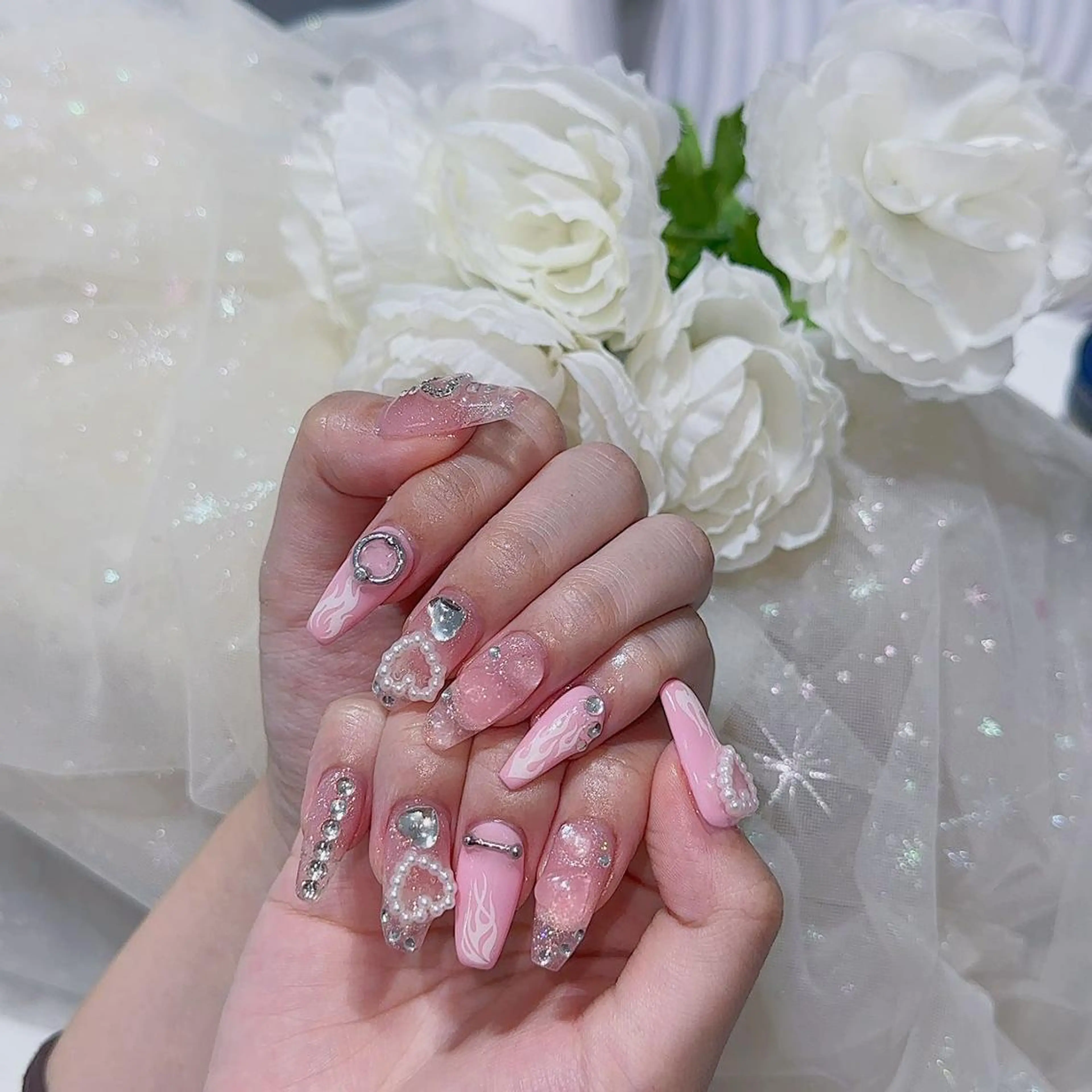 ネイル アートネイル 長さ出し ネイルチップ Queens momoのネイルデザイン