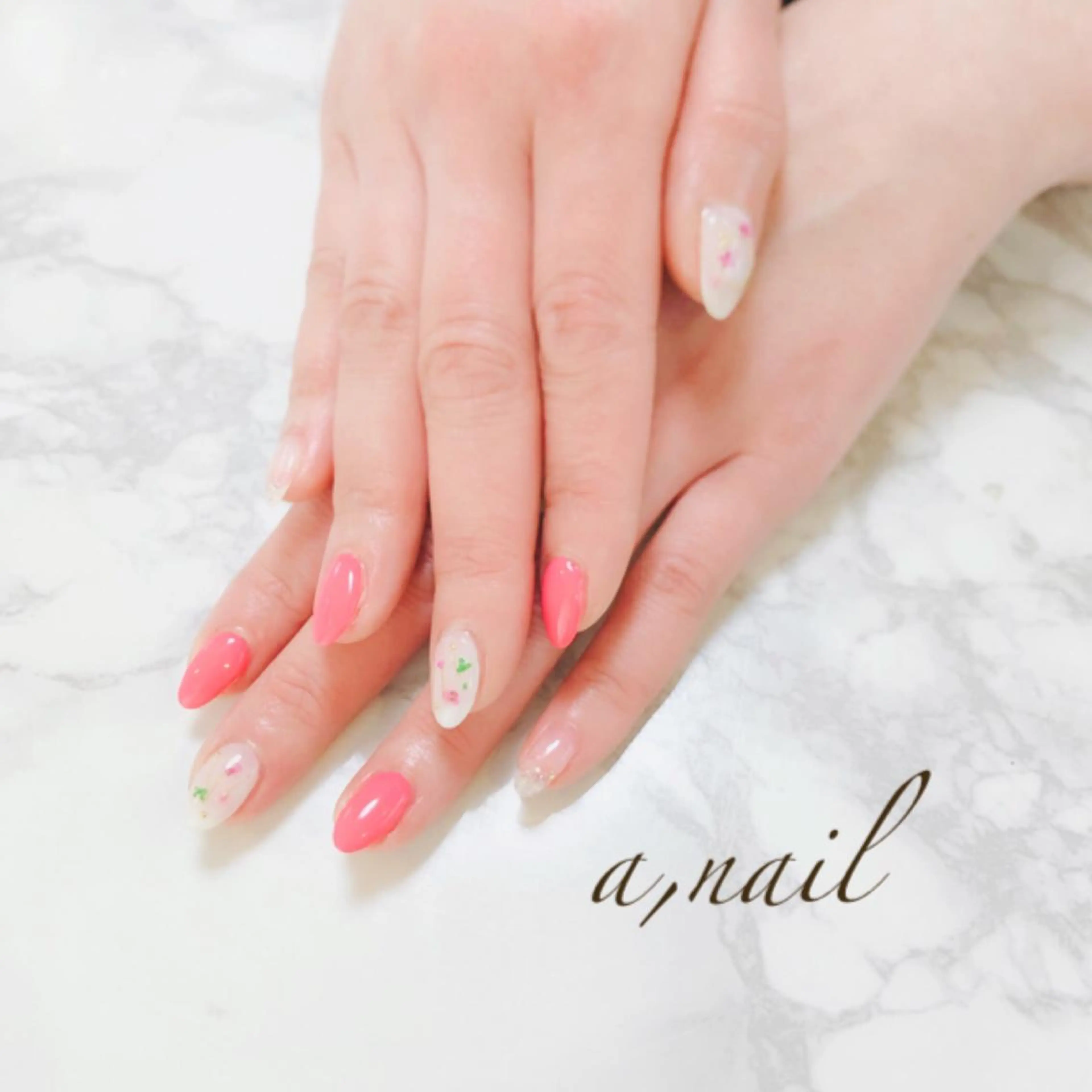 ネイル フラワーネイル フットネイル ジェルネイル グラデーション ニュアンスネイル ハンドネイル ネイルサロン エーネイルのネイルデザイン