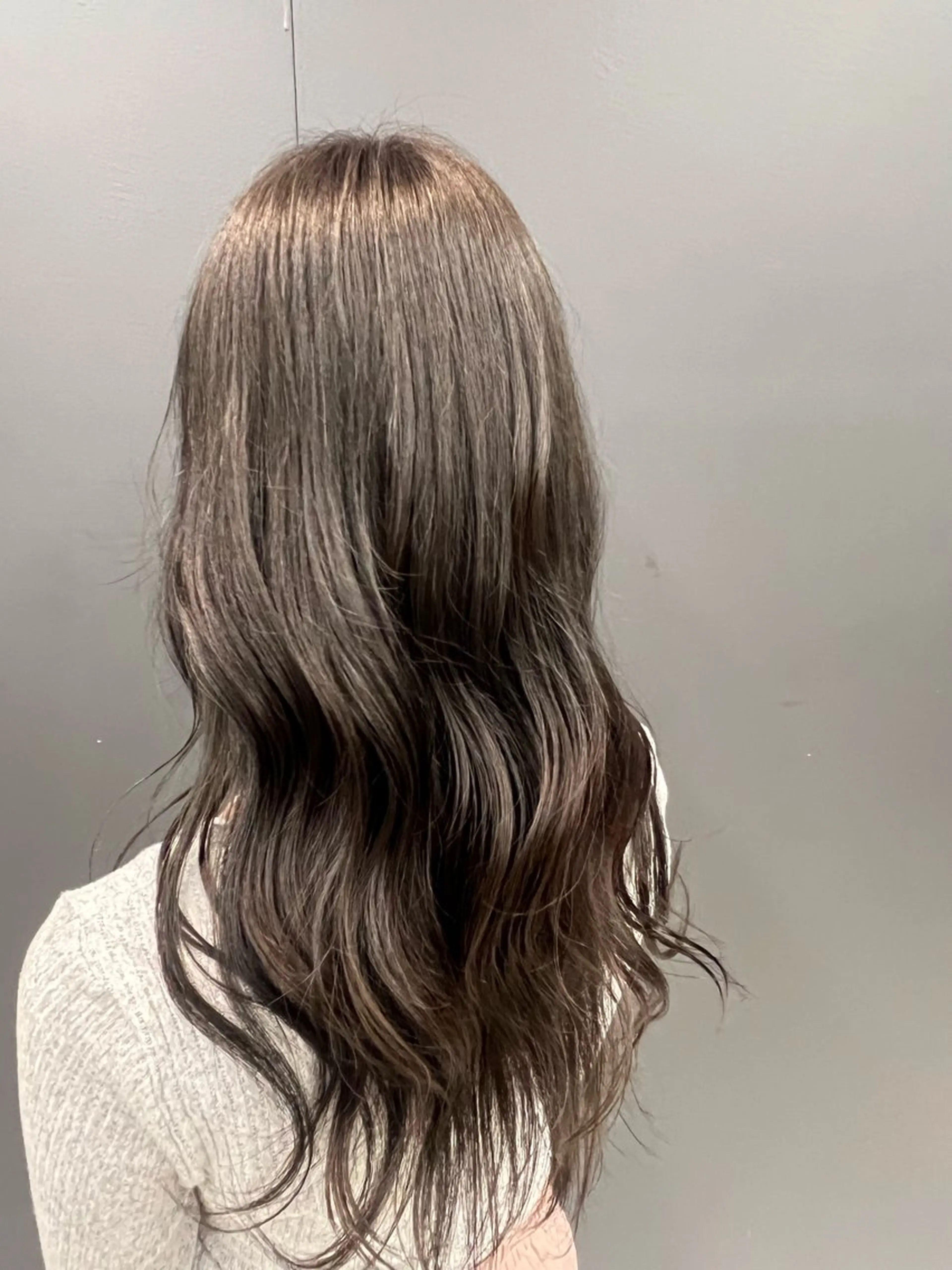 ロング カラー ブラウンカラー オリーブブラウン 吉安 里菜歩のヘアスタイル