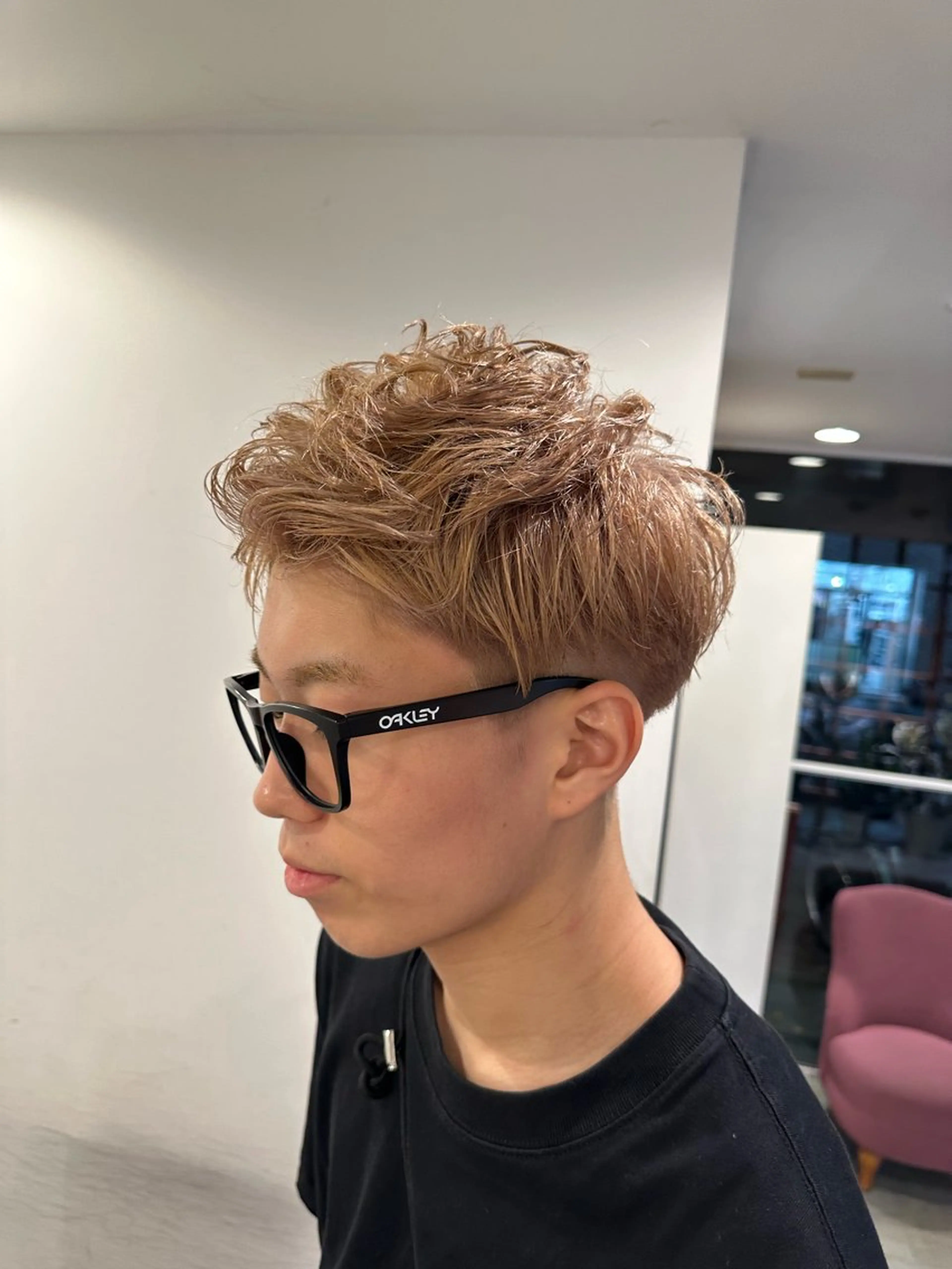 ショート カラー メンズ メンズブリーチ センターパート フェードカット メンズハイライト カルマパーマ peakshair所属・髪質改善/メンズパ ーマ𝒀𝑼𝑻𝑶のヘアスタイル