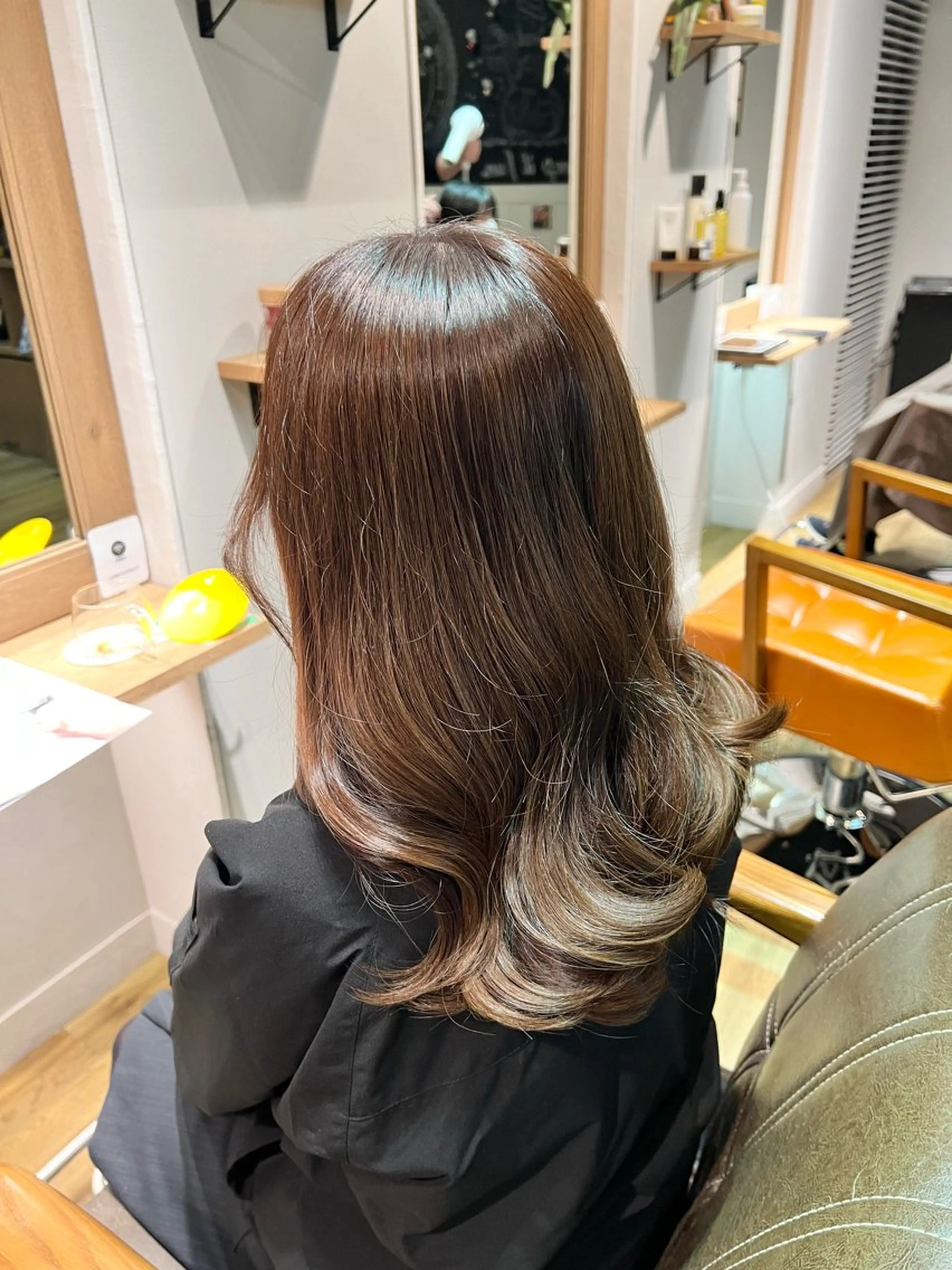ロング カラー ベージュカラー ヘアカラー トリートメント ツキダテ ユイのヘアスタイル