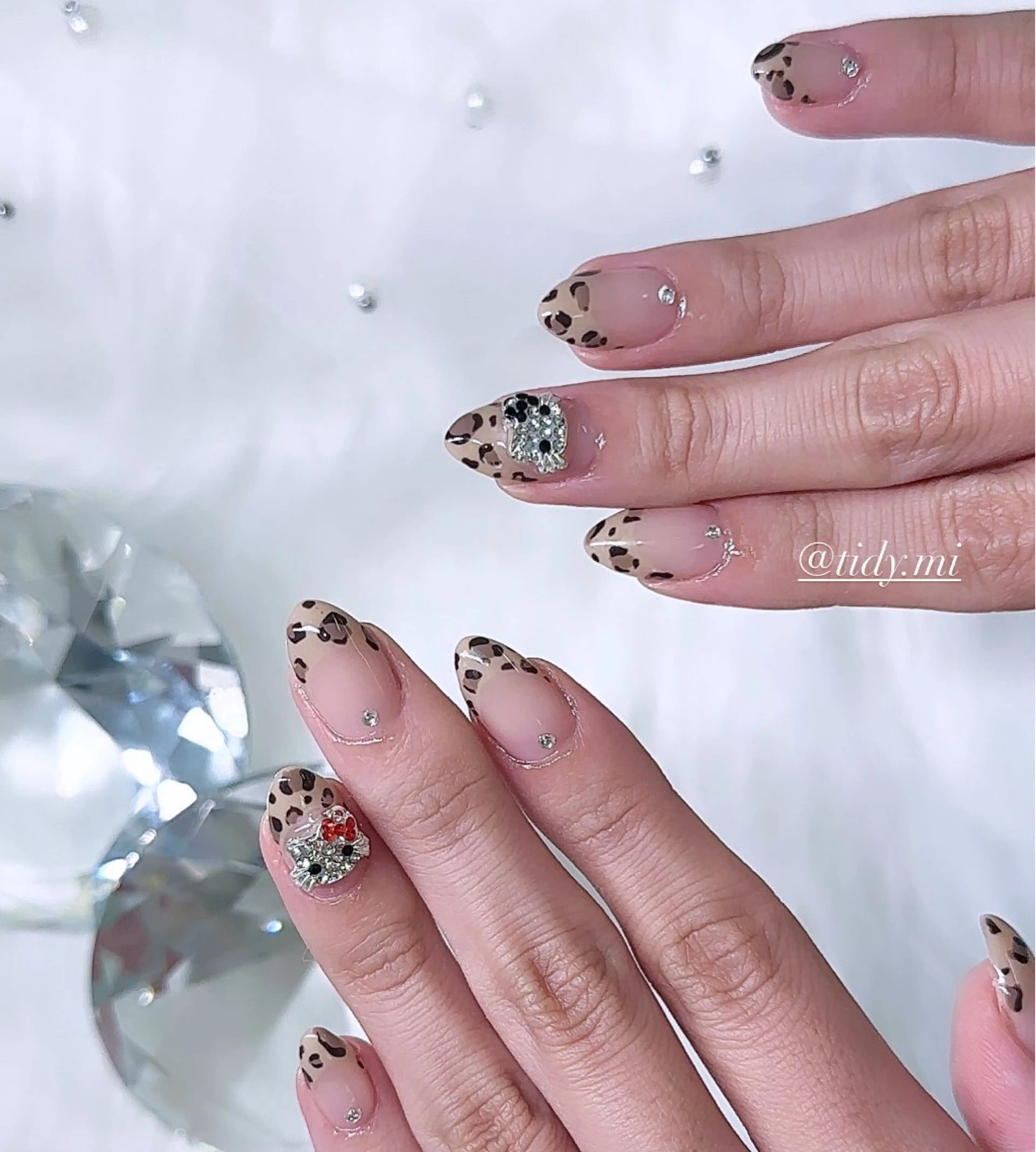 ネイル アニマル柄 ブラウン フレンチネイル ジェルネイル キラキラネイル TIDY M&Mのネイルデザイン