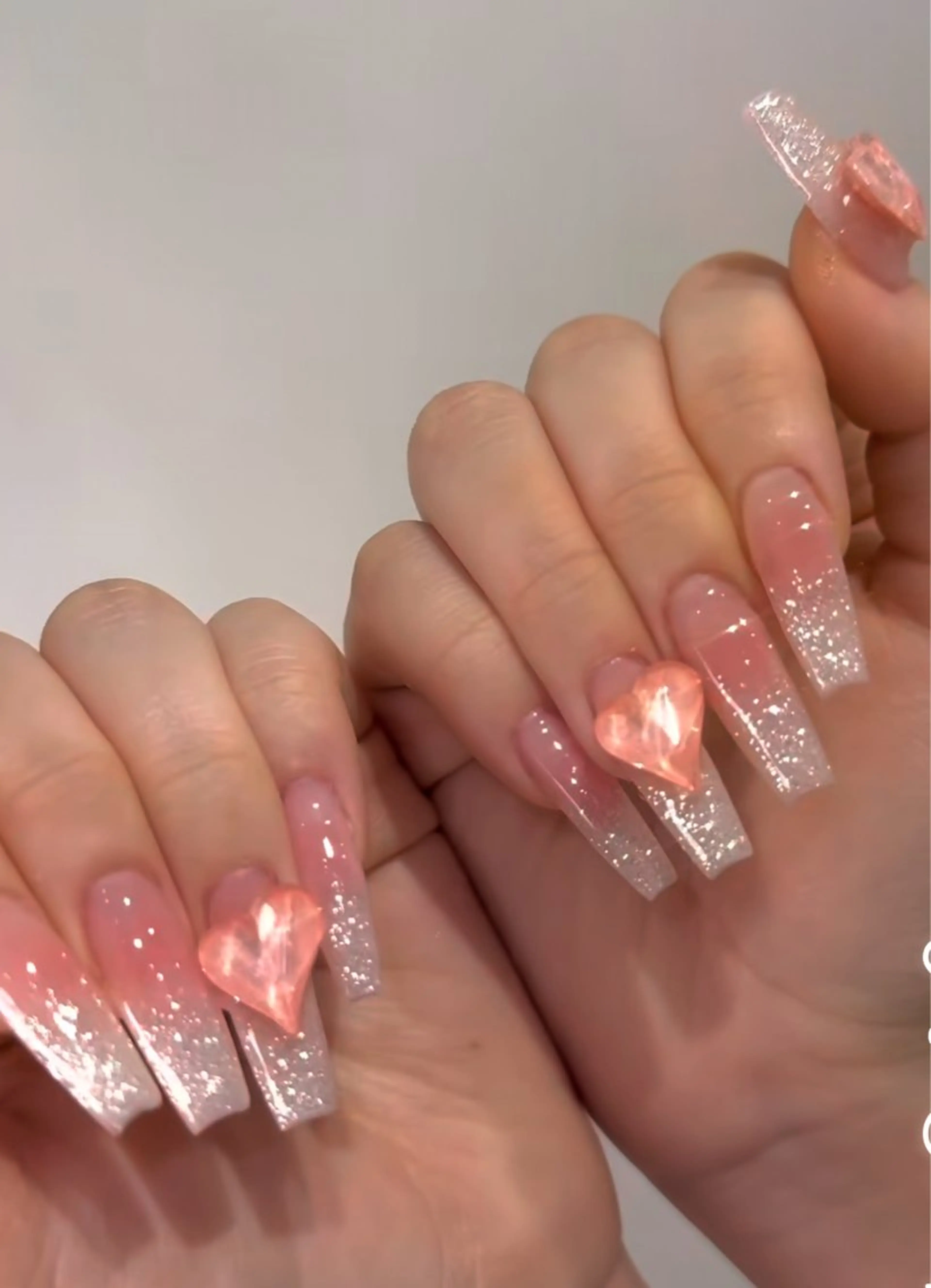 ネイル オーロラネイル フレンチネイル ジェルネイル ハロウィン キラキラネイル H.baby Nail Salonのネイルデザイン