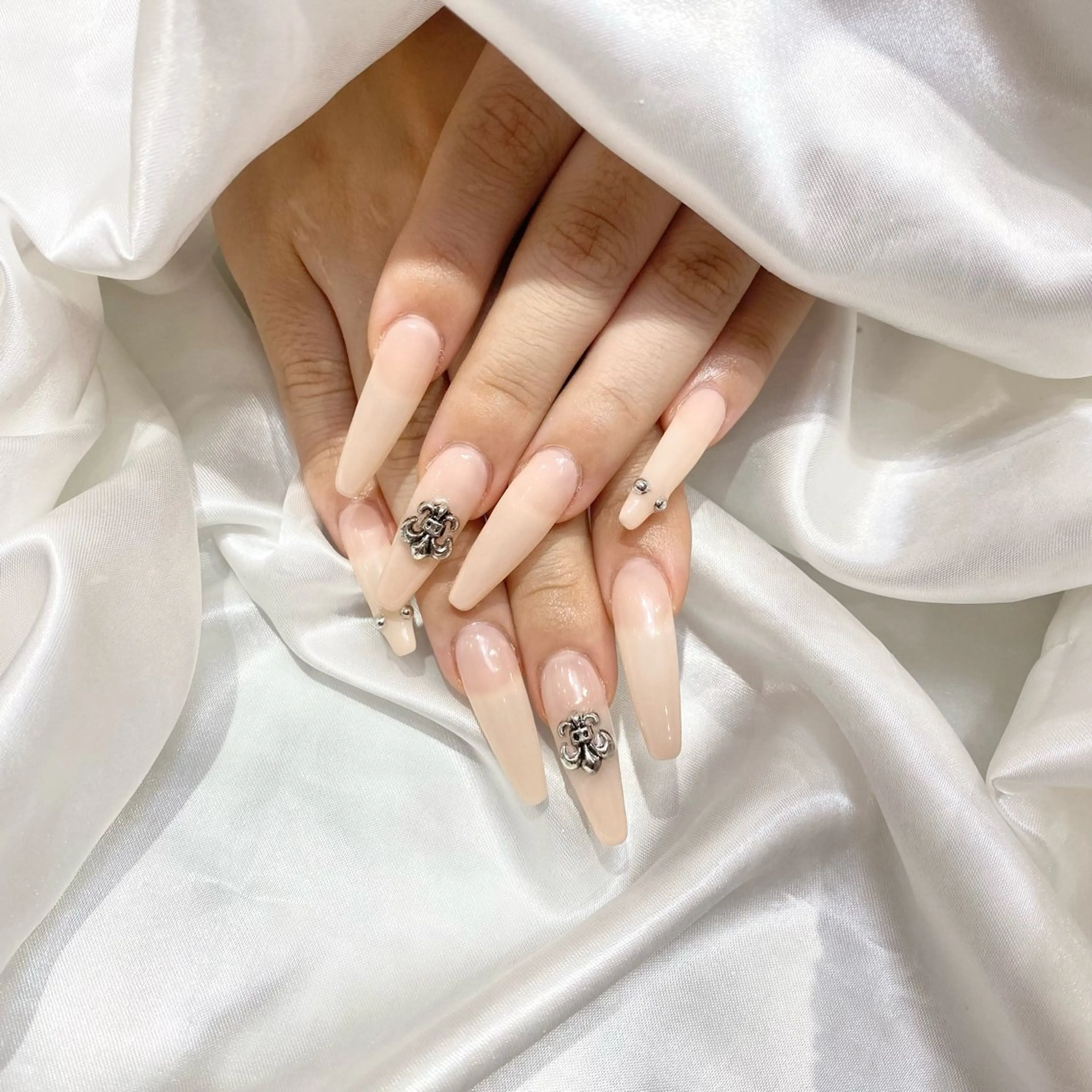 ネイル ハンドネイル WISTERIA azusaのネイルデザイン