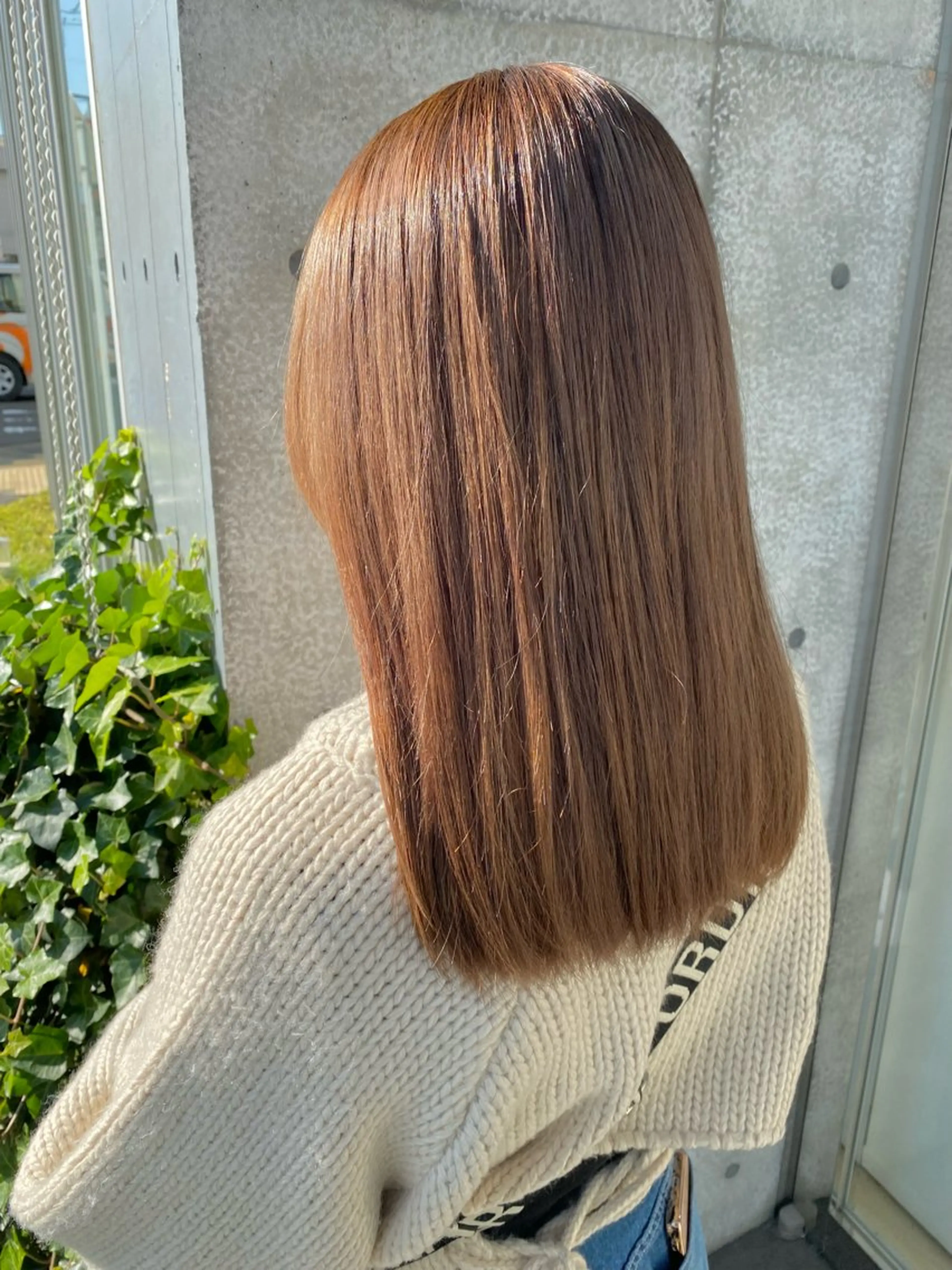 セミロング カラー カット ヘアカラー エクステ／インナー カラー 礒野朱里のヘアスタイル