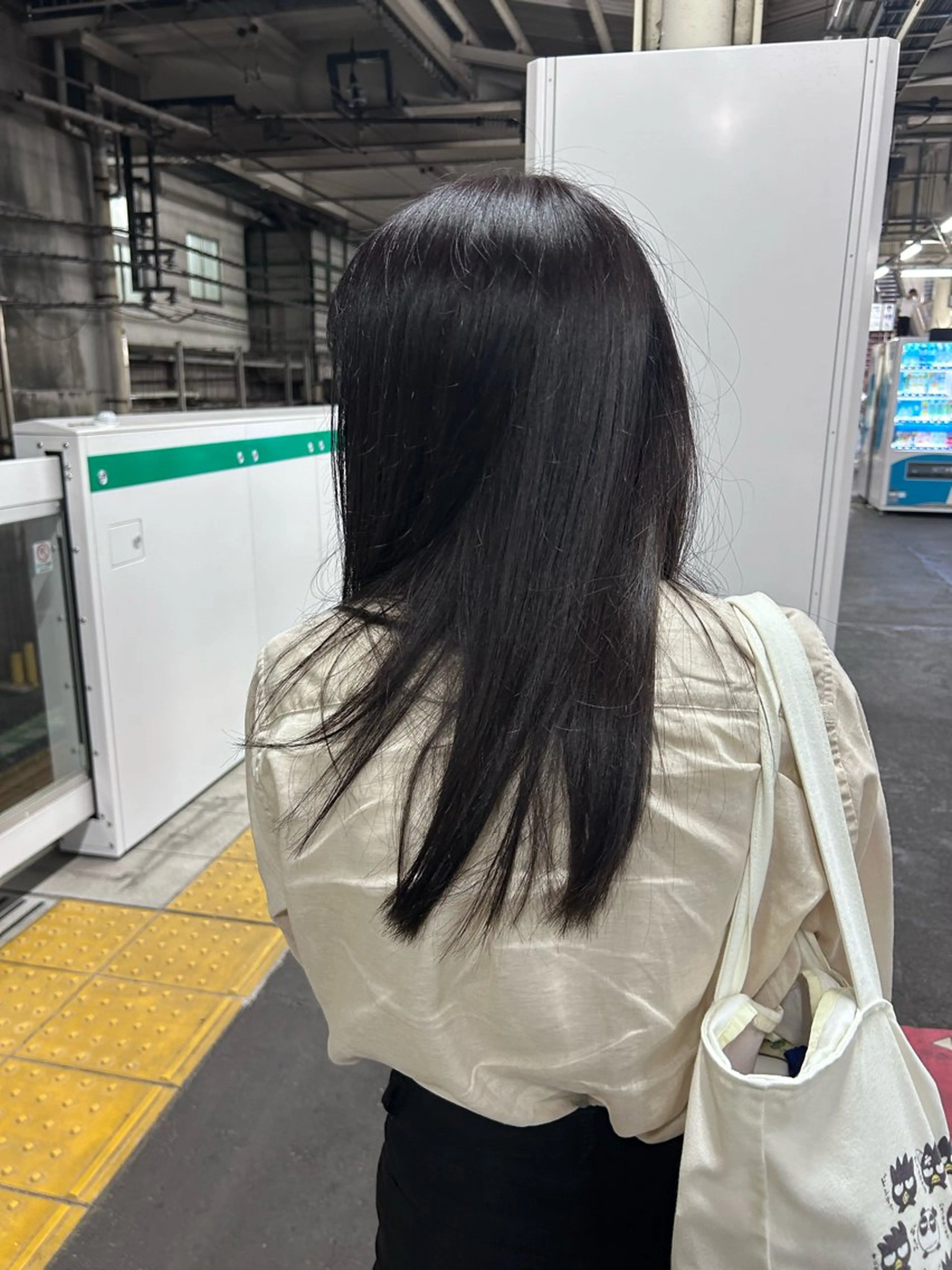 カラー ラベンダーカラー SALOWIN 新宿三丁目me+所属・レイヤー/ボブ/ パーマ/HARUKAのヘアスタイル