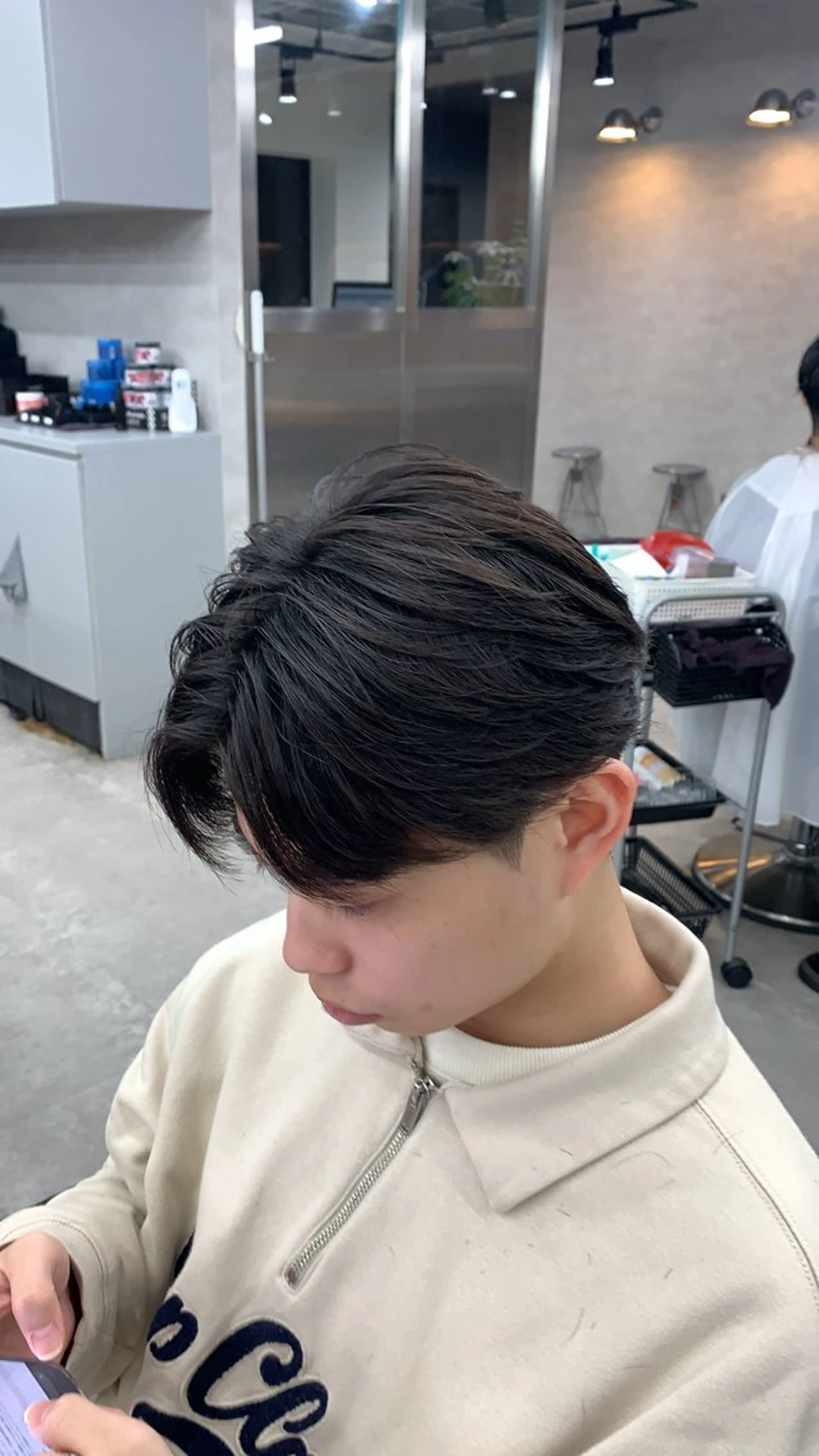 ショート パーマ メンズ メンズブリーチ フェザーパーマ メンズハイトーン メンズパーマ スペインカール ⚡️メンズ特化⚡️ RYUKIのヘアスタイル