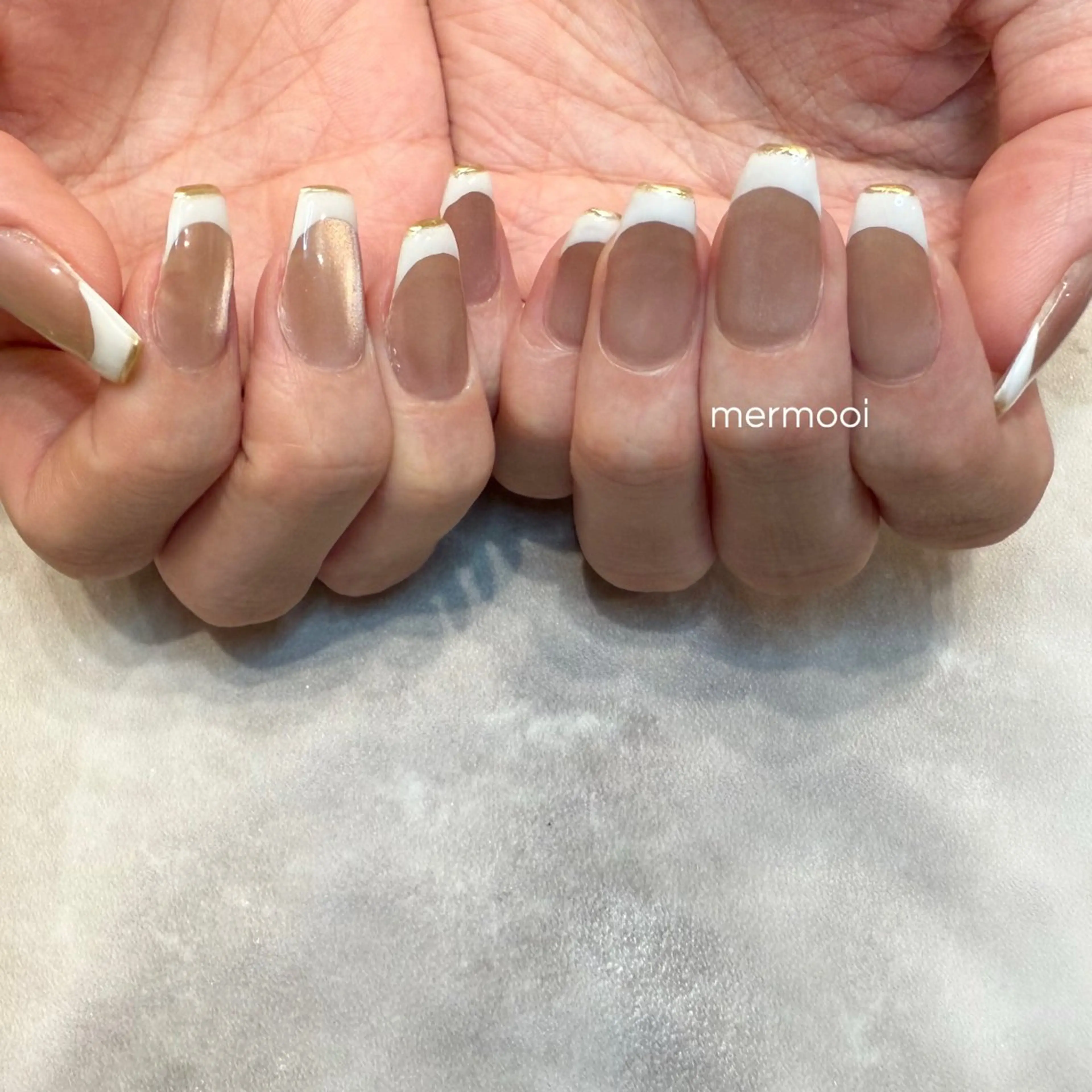 ネイル フレンチネイル キラキラネイル マグネットネイル ホワイト ハンドネイル mermooi所属・melumooi nailのネイルデザイン