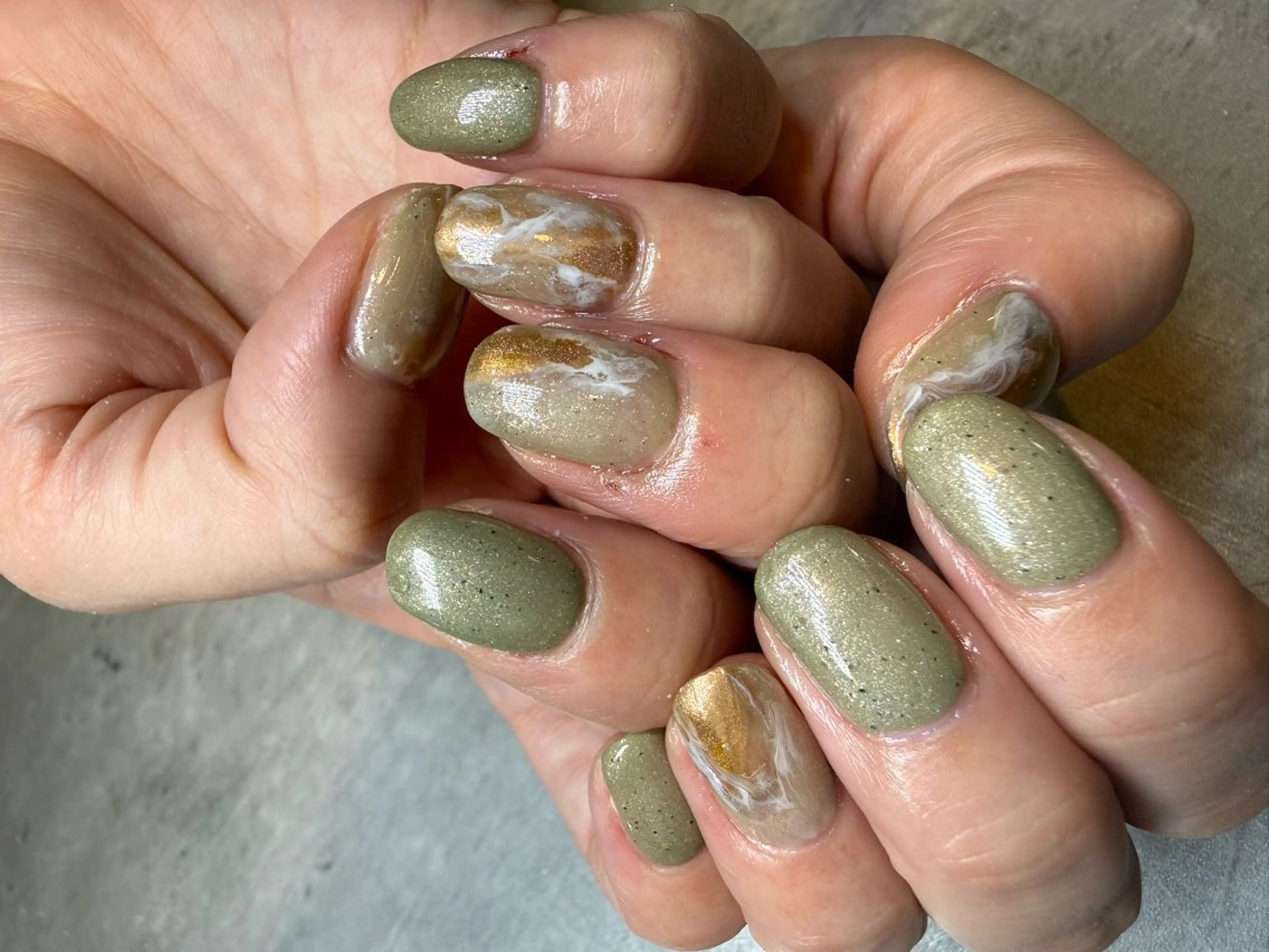 カラー Apsaras putihのネイルデザイン