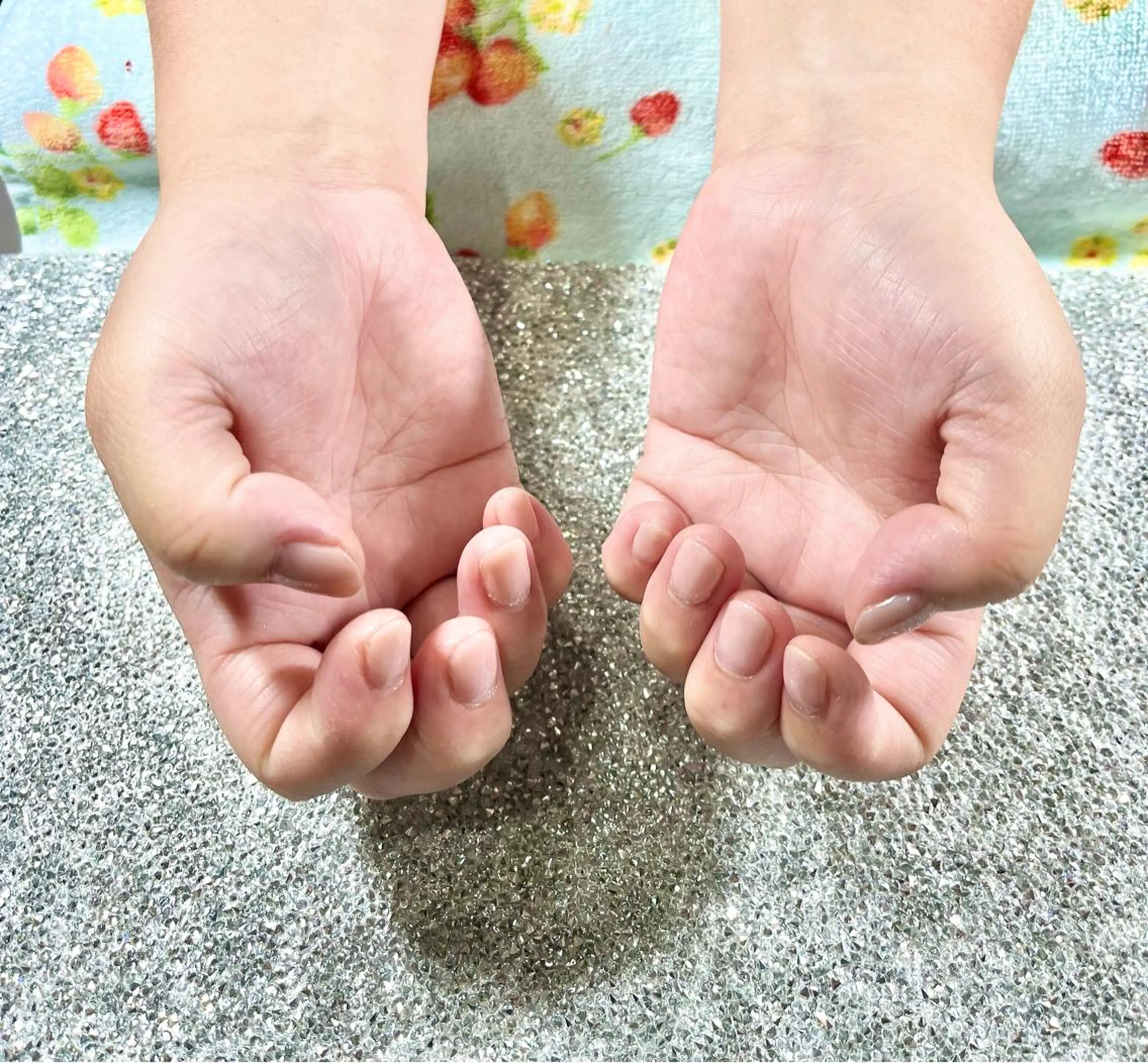 ネイル ラメ(グリッター) ピンク ピンクベージュ シルバー フットネイル Tairacchi タイラッチのエステ・リラクイメージ