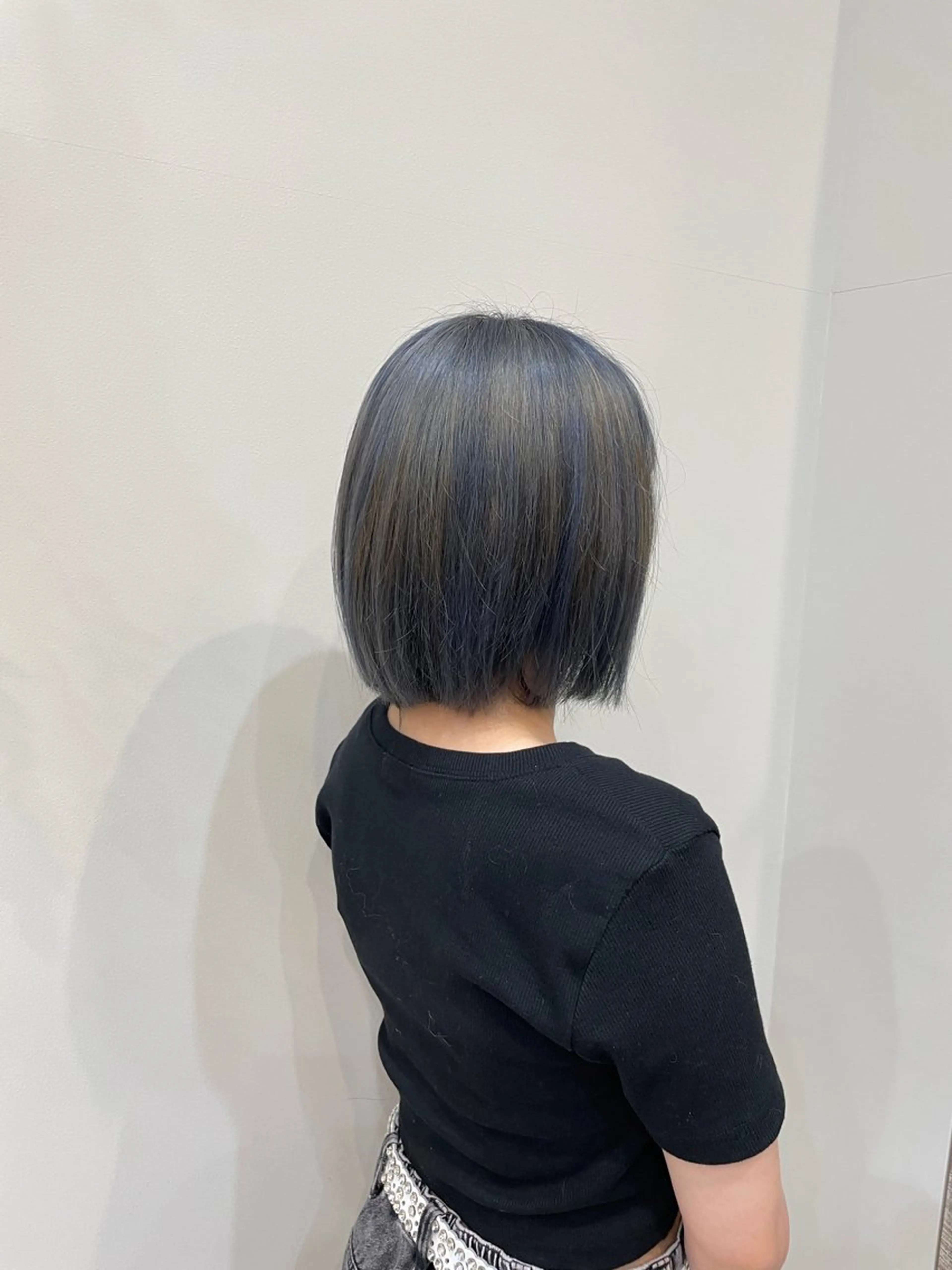 ミディアム カラー ブルーカラー ハイトーンカラー La mode iwai所属・ラモードイワイ土岐 / 太田のヘアスタイル