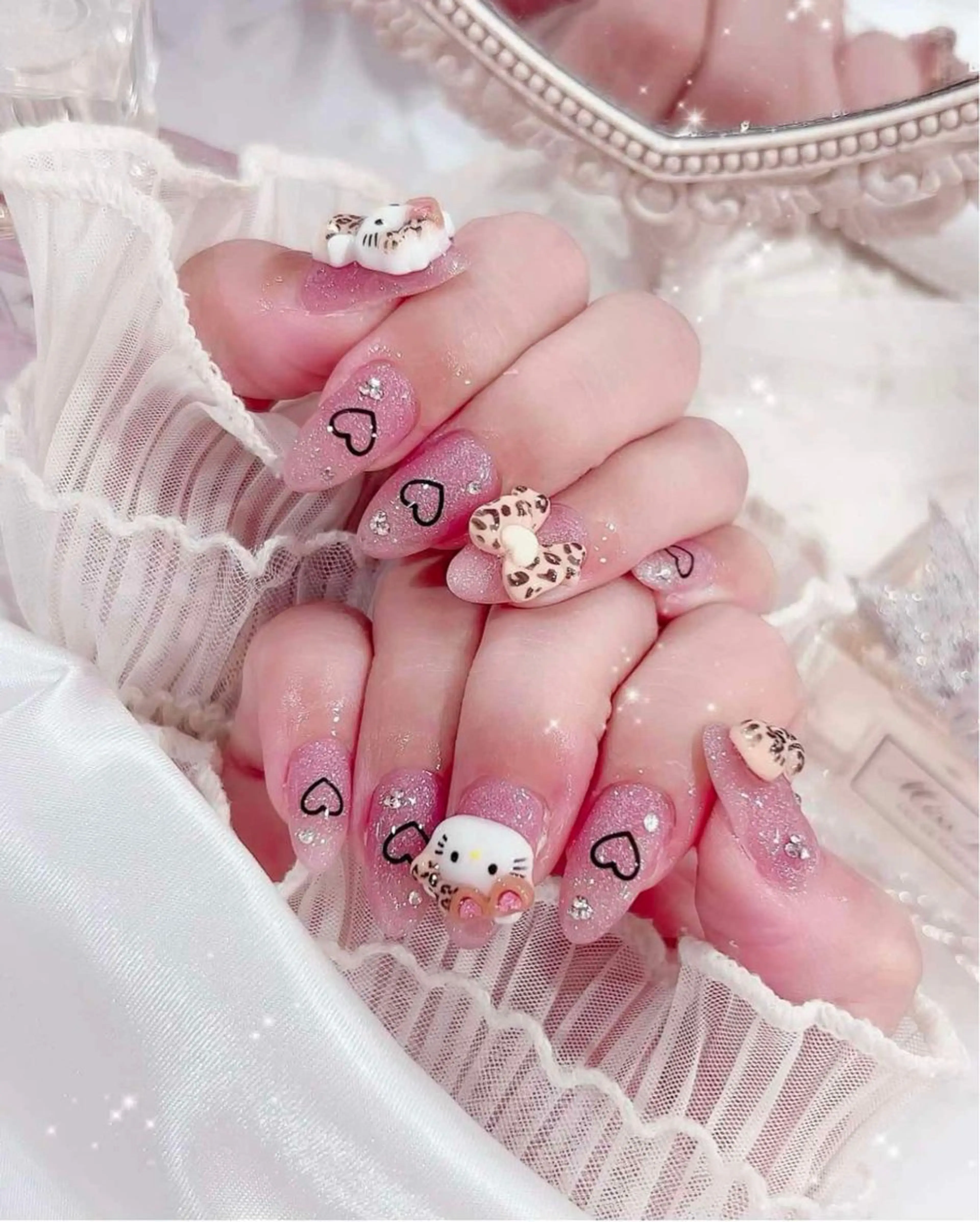 ネイル オーロラネイル クリアネイル フラッシュネイル ジェルネイル グラデーション ハンドネイル Amee Nail Salonのネイルデザイン