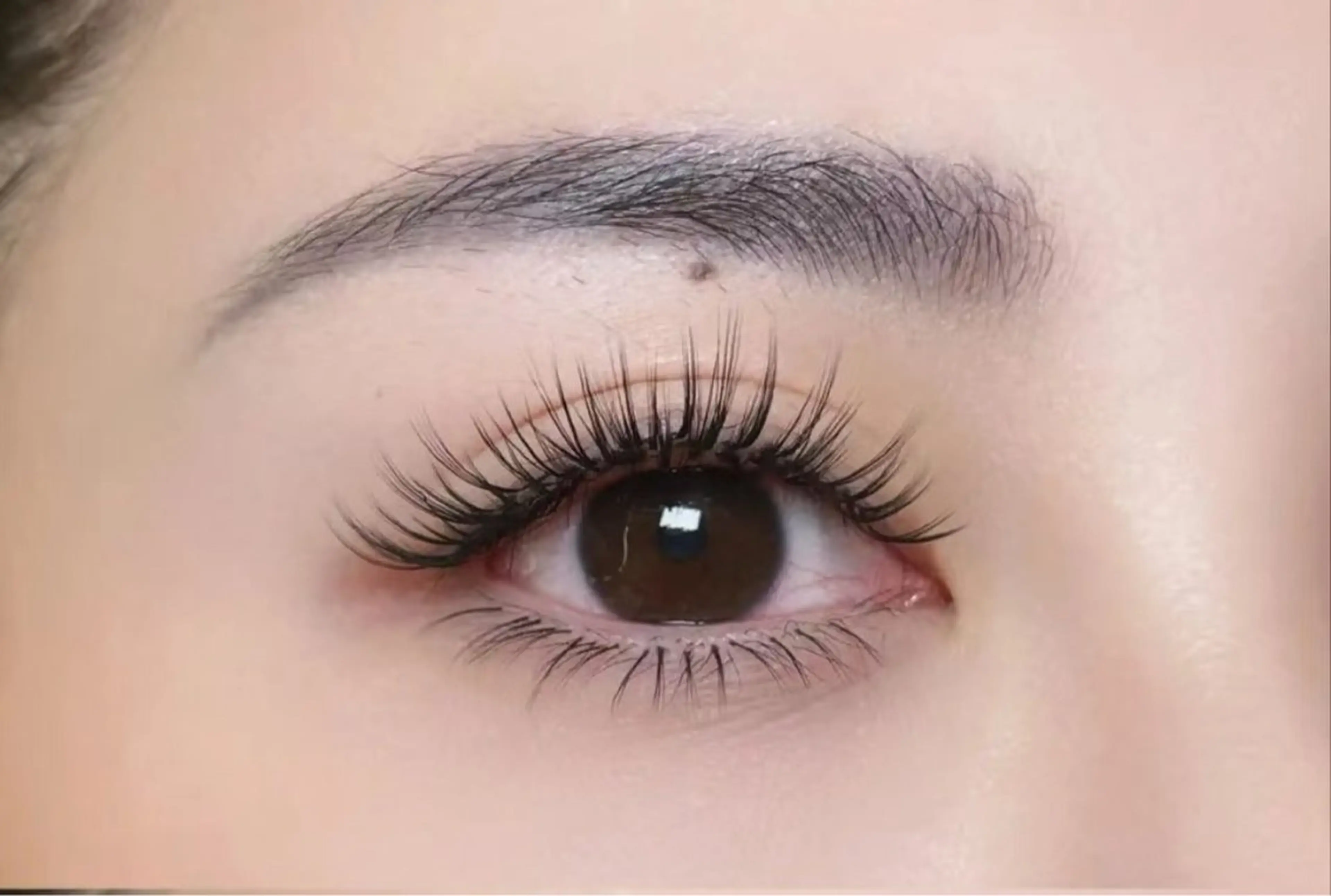 束感ボリュームラッシュ100束+30束¥6600   ★束感ボリュームラッシュ120束+下30束￥7600円　LED付きの写真