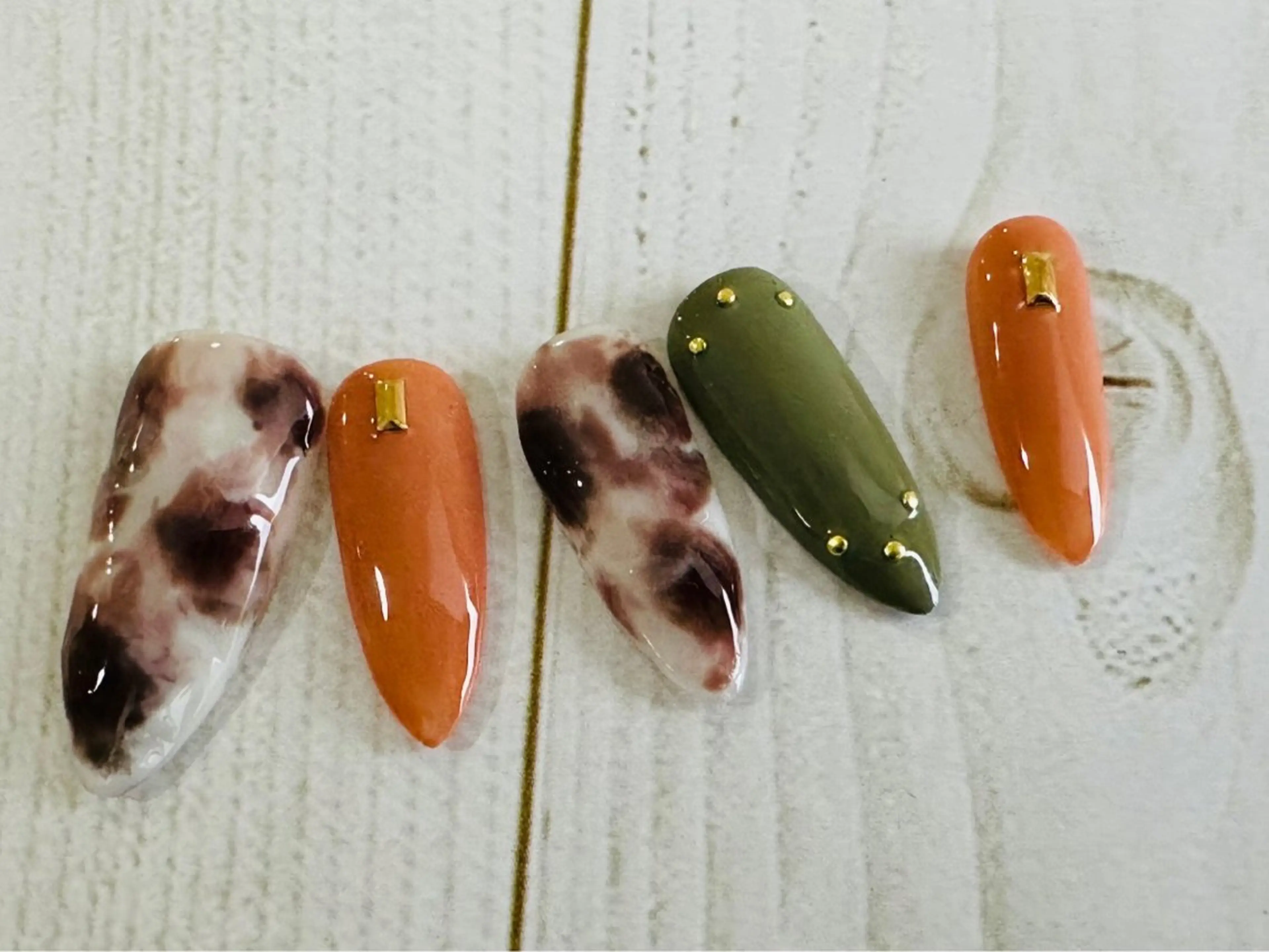 セミロング サロンku'u所属・salon kuuのネイルデザイン