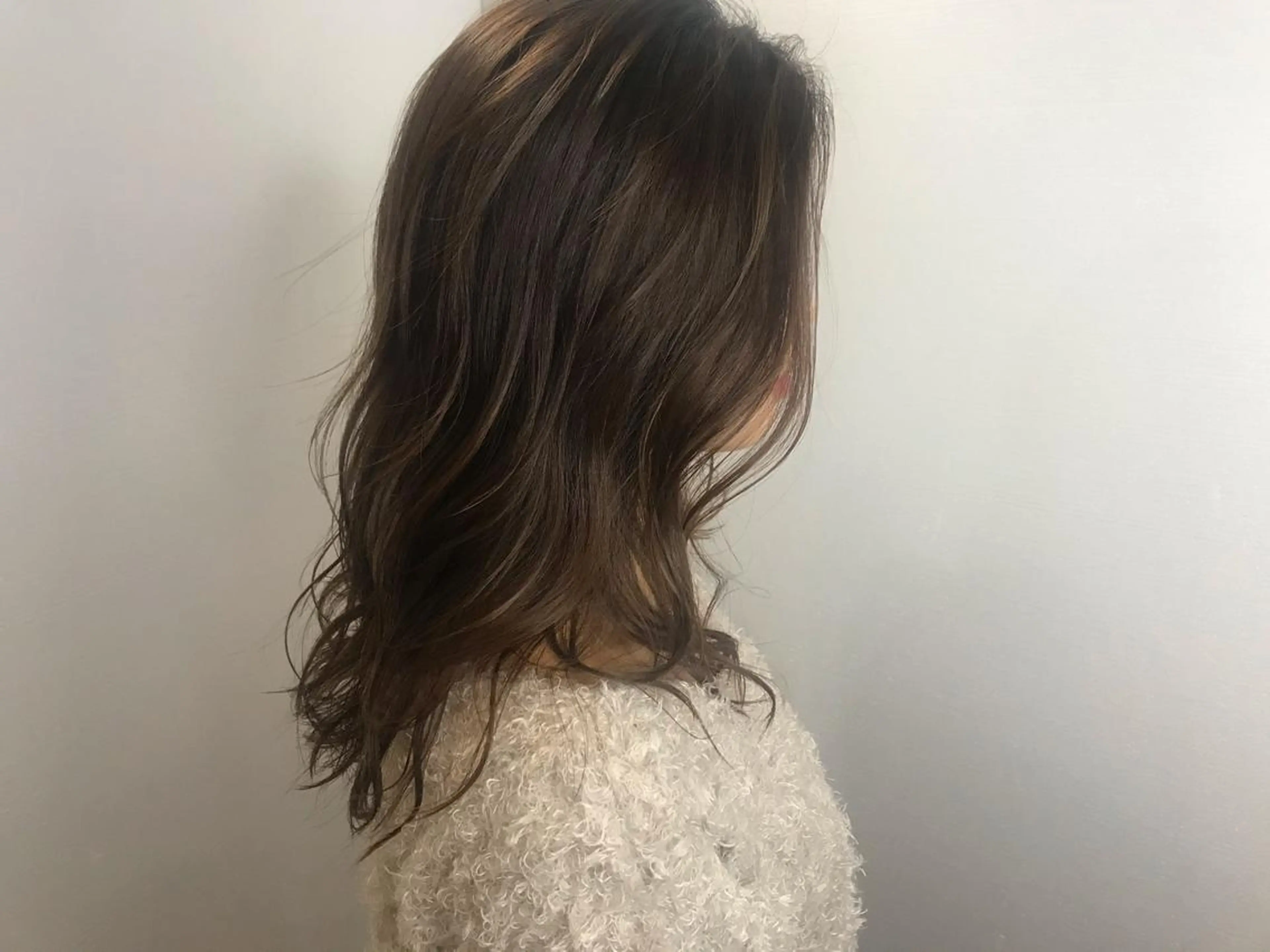 ロング カラー 透明感カラー ハイライトカラー ハイライト カット ヘアカラー 【Uneユヌ】菊地 春那のヘアスタイル