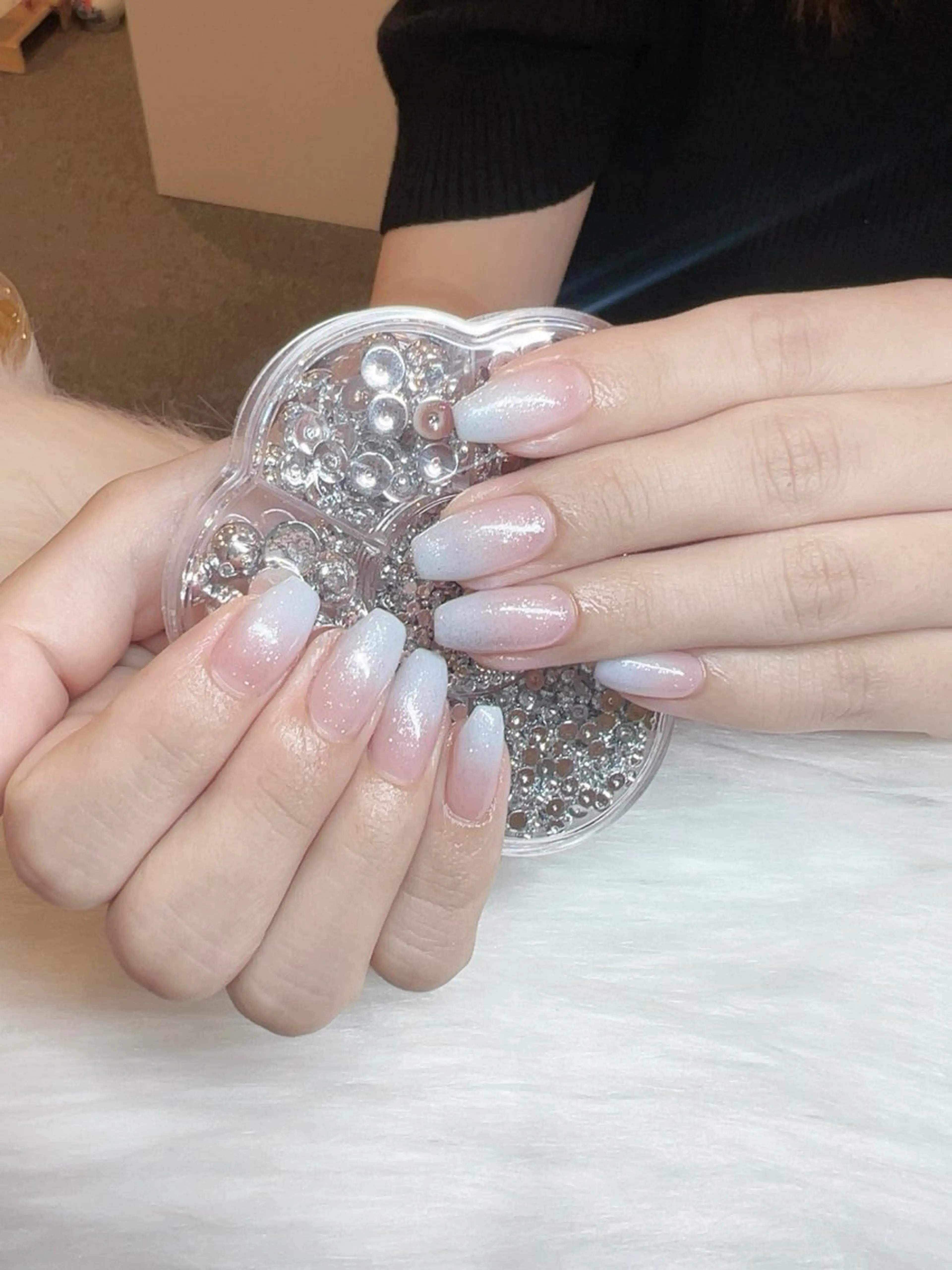 ネイル キラキラネイル 韓国ネイル 水色 マグネットネイル ニュアンスネイル ハンドネイル RUBY Nail 日暮里店のネイルデザイン