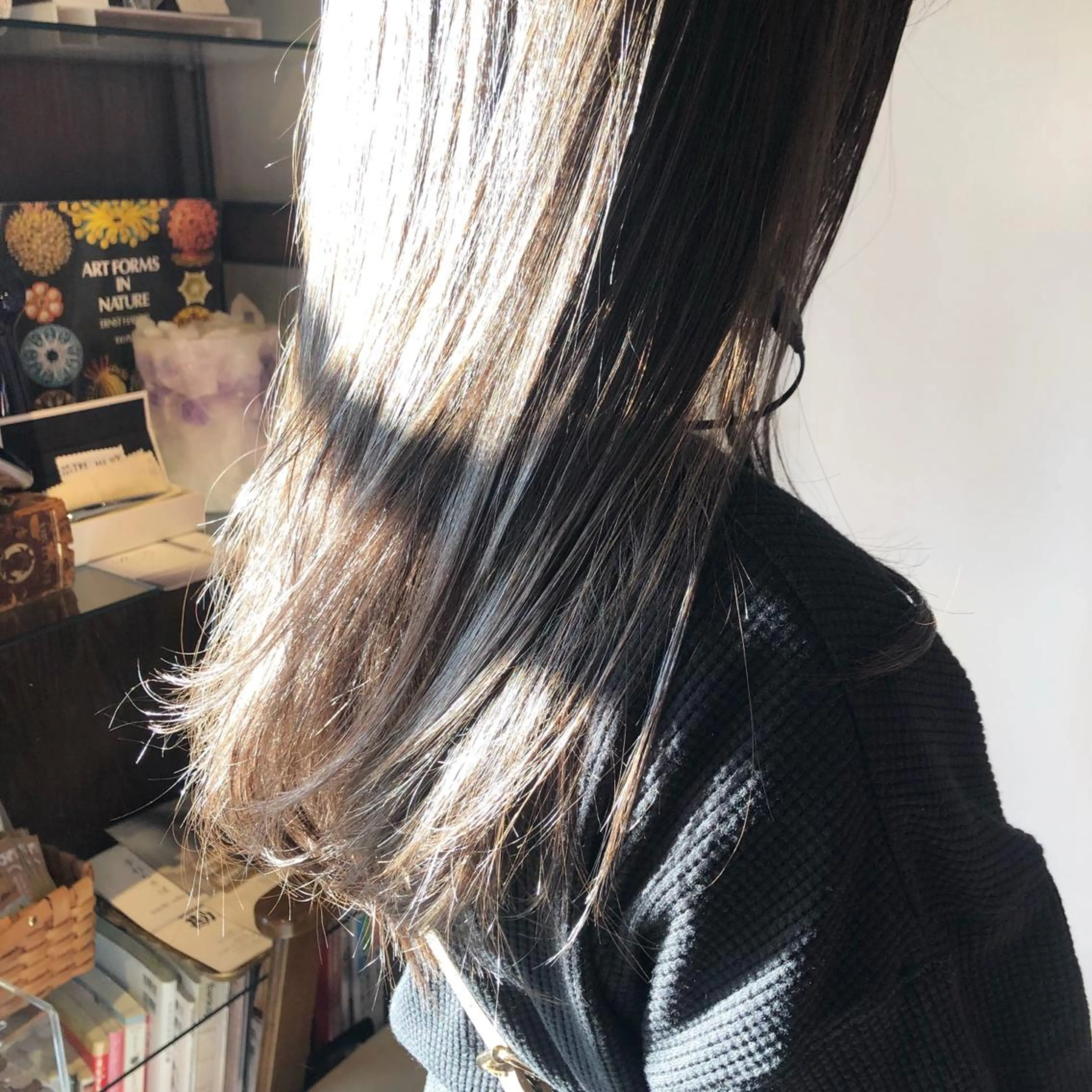 セミロング カラー 吉川 愛美李のヘアスタイル