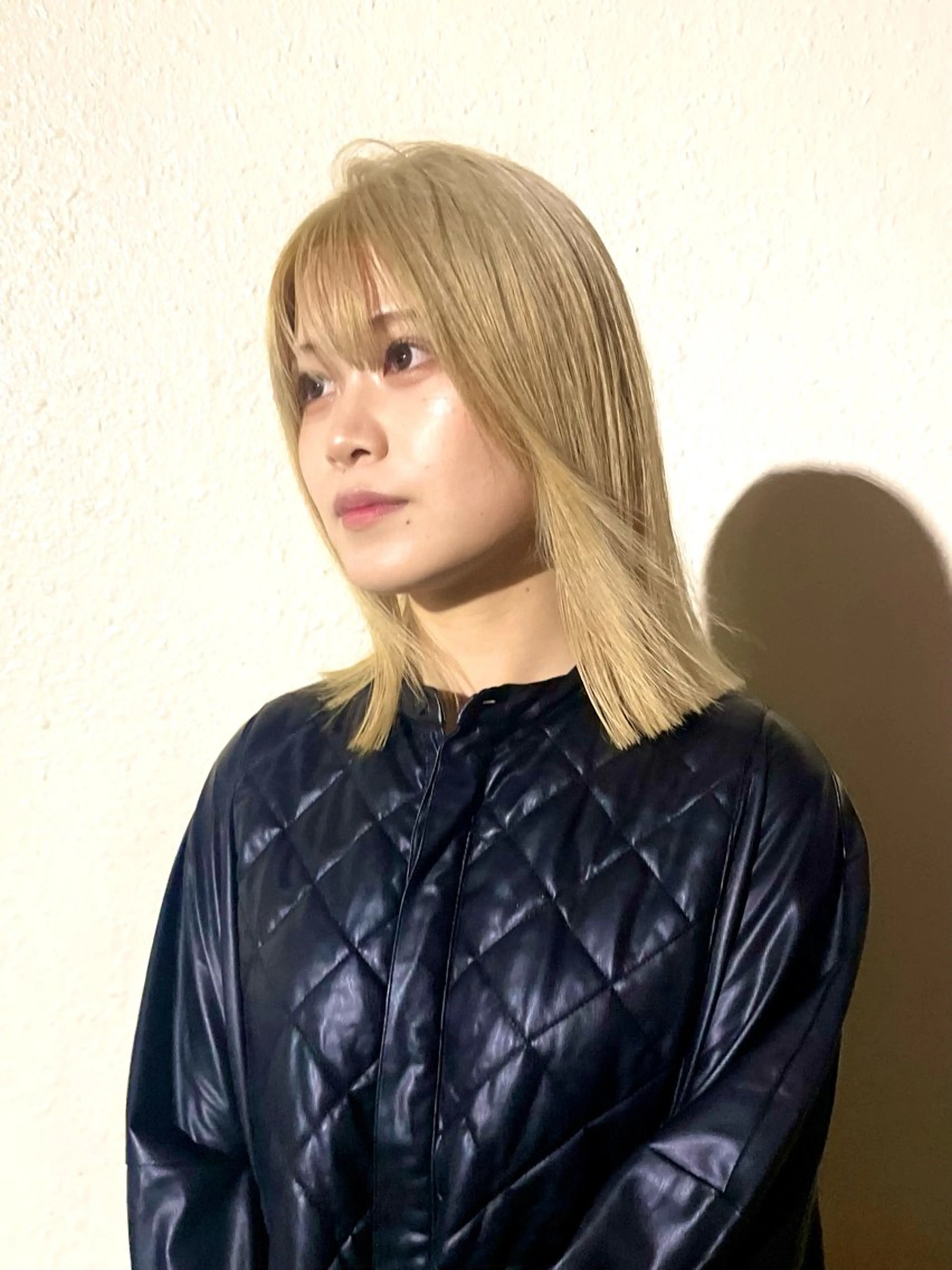 ミディアム カラー 切りっぱなしボブ ハイトーンカラー ボブ カット ヘアカラー トリートメント ハイトーン/レイヤー /ウルフ⭐️永田⭐️のヘアスタイル