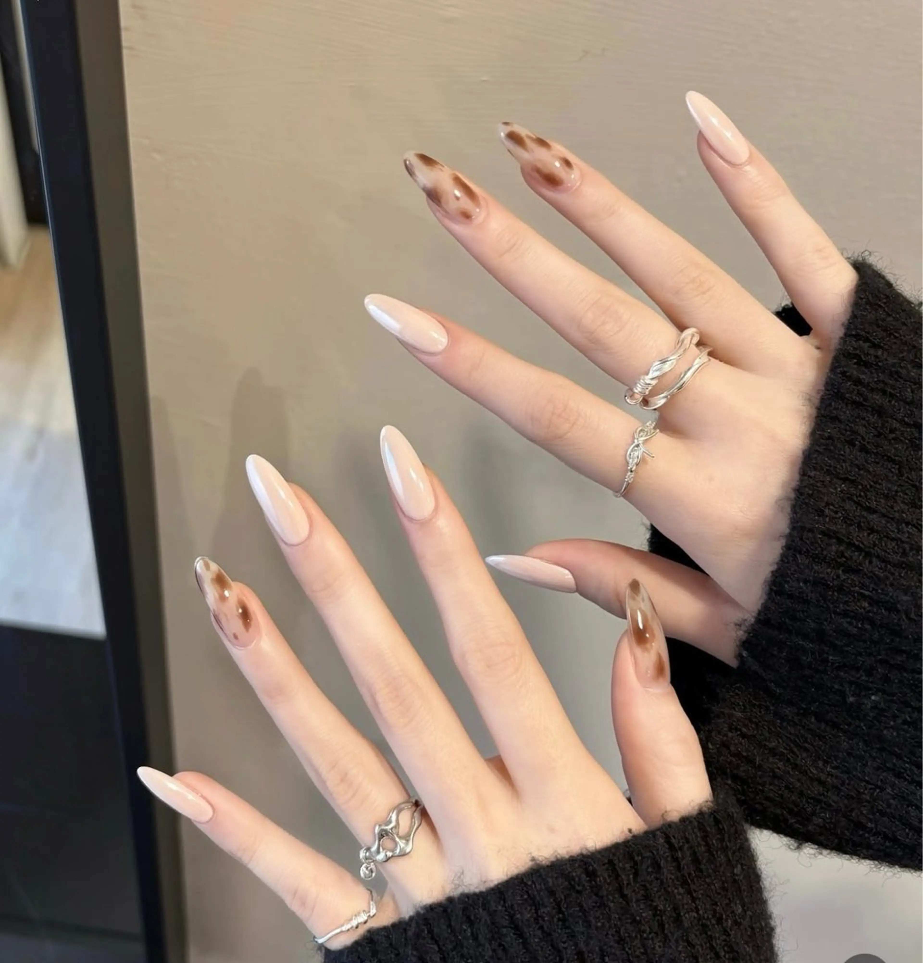 ネイル フレンチネイル グラデーション マグネットネイル ミラーネイル 持ち込み ハンドネイル yurinail所属・yuri nail 高田馬場のネイルデザイン