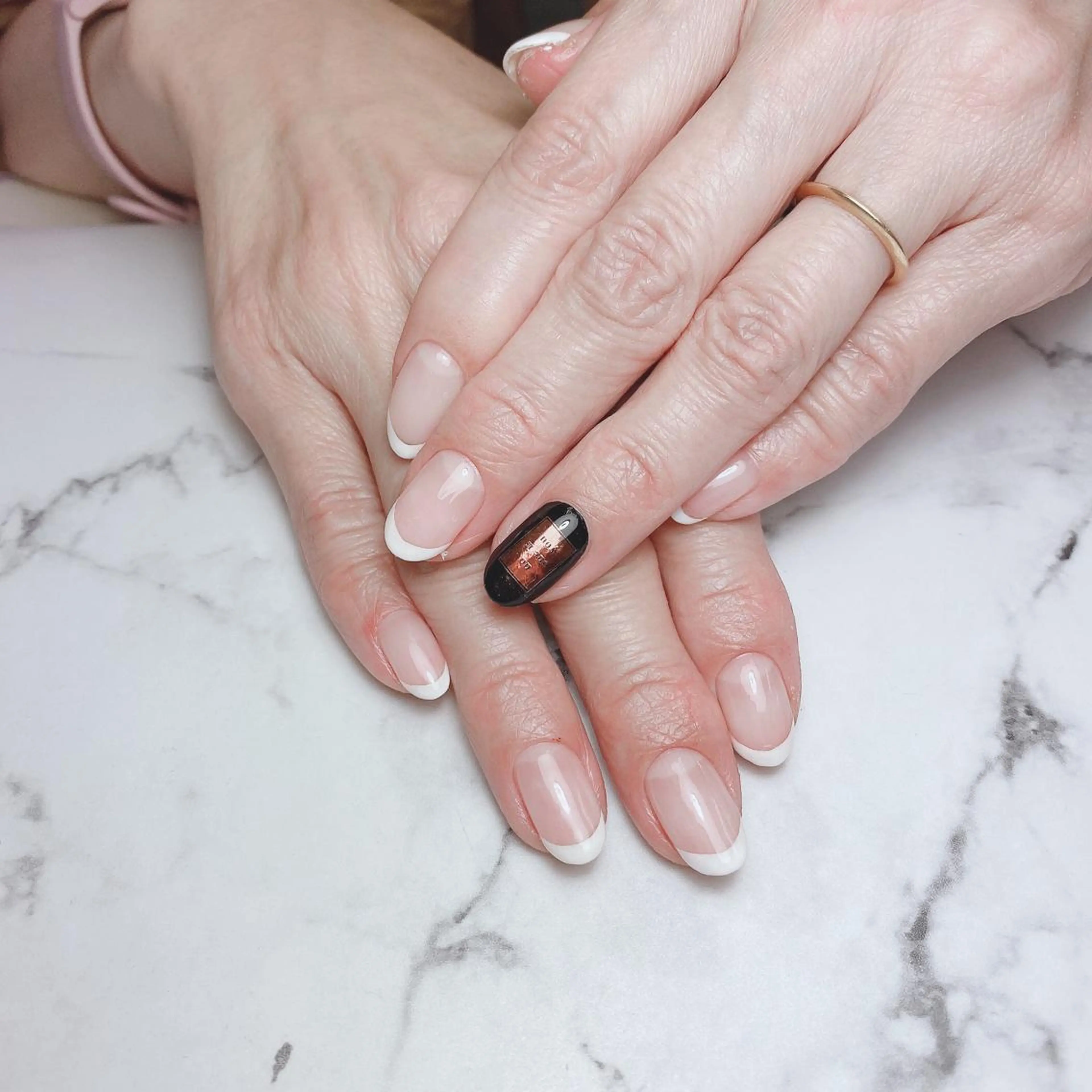 ネイル フレンチネイル 石原 夕華のネイルデザイン