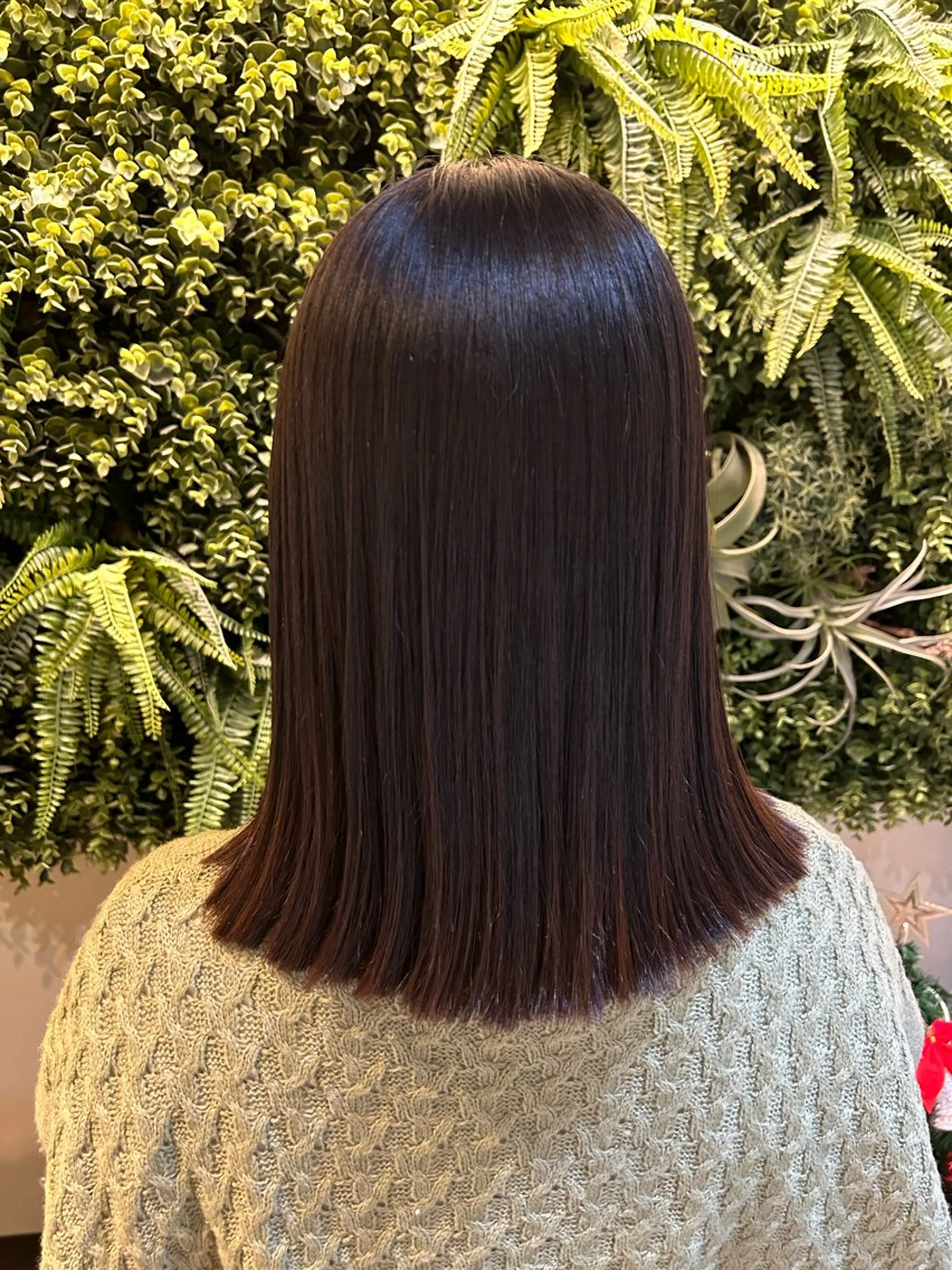 ミディアム 水谷 菜央のヘアスタイル