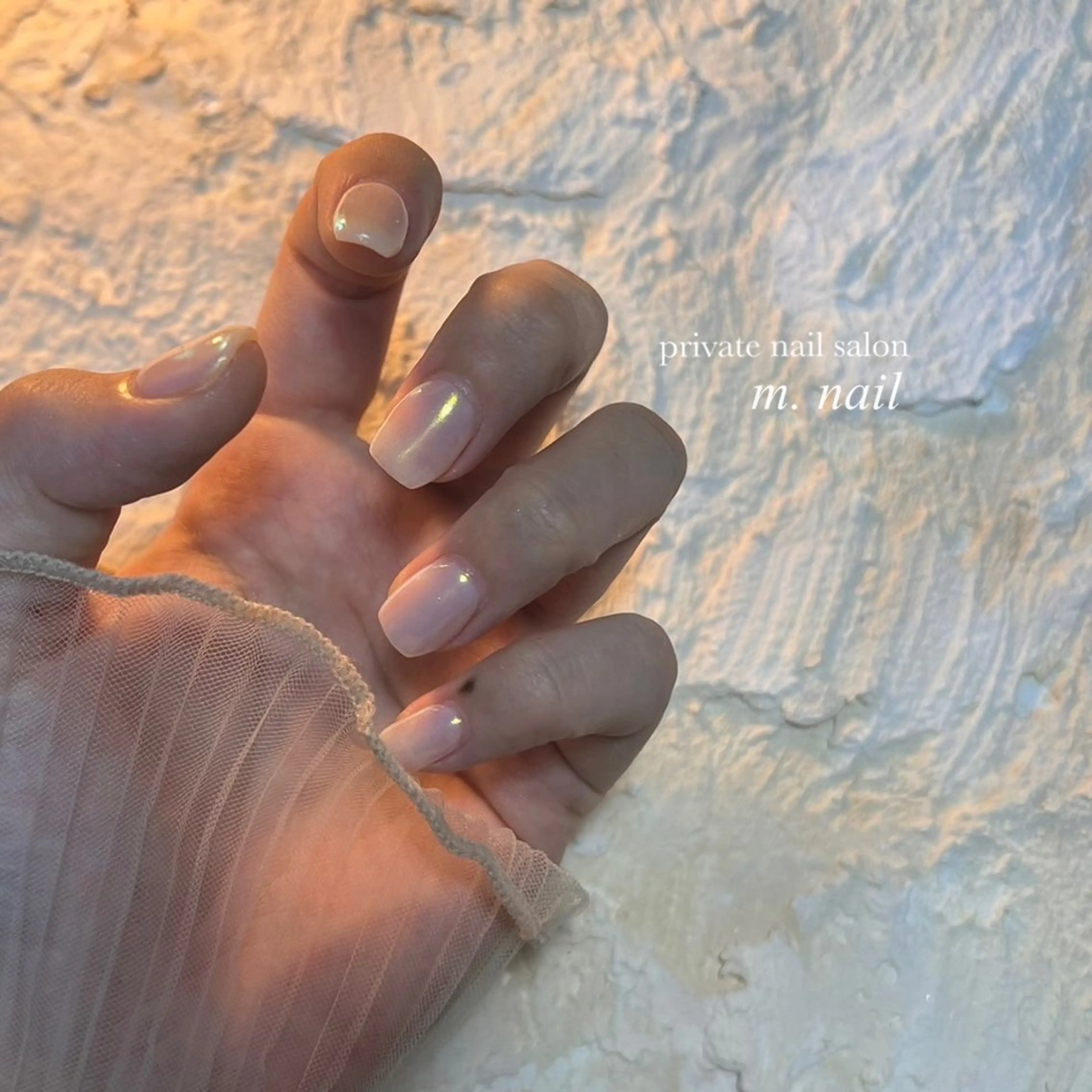 ネイル オーロラネイル 氷ネイル・うるうるネイル ミラーネイル ニュアンスネイル m.nail salonのネイルデザイン