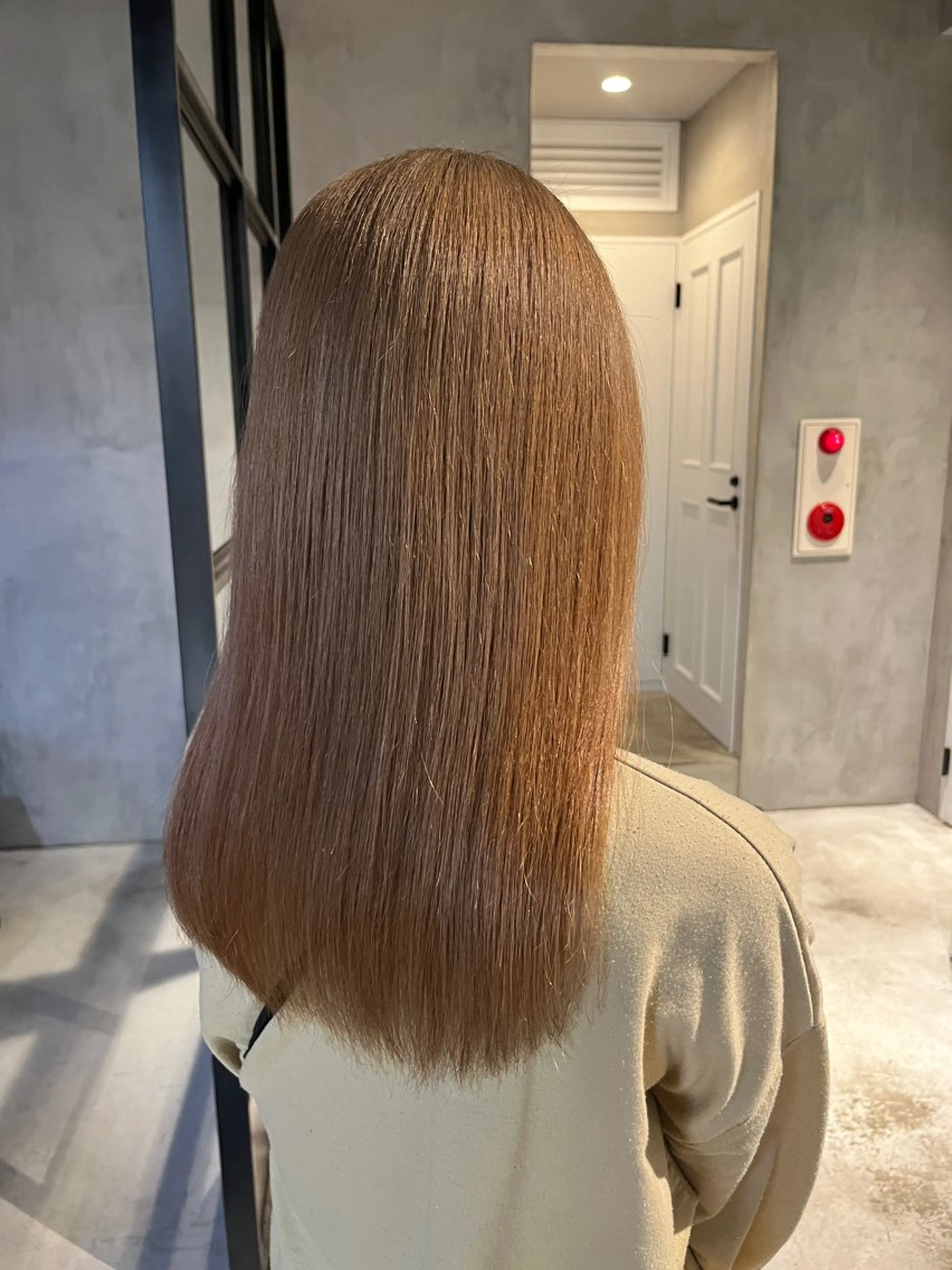 カラー ベージュカラー ミルクティーベージュ ヘアカラー elima 調布所属・ちせ/ 透明感カラー /調布˚ 🦢₊✧のヘアスタイル