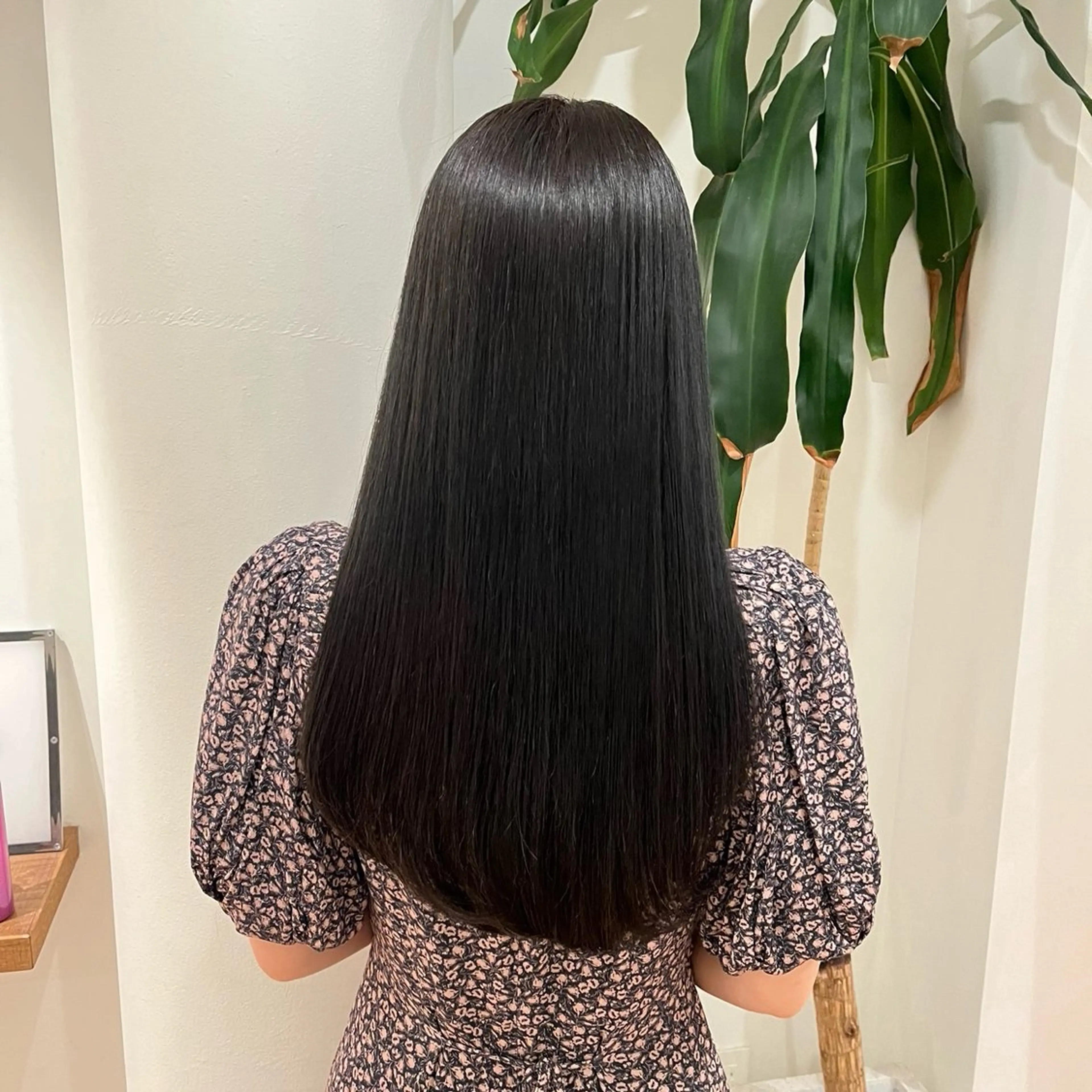 ロング カラー 黒髪 ブルーカラー ブルーブラック るな/暖色、 ベージュカラー🎀のヘアスタイル