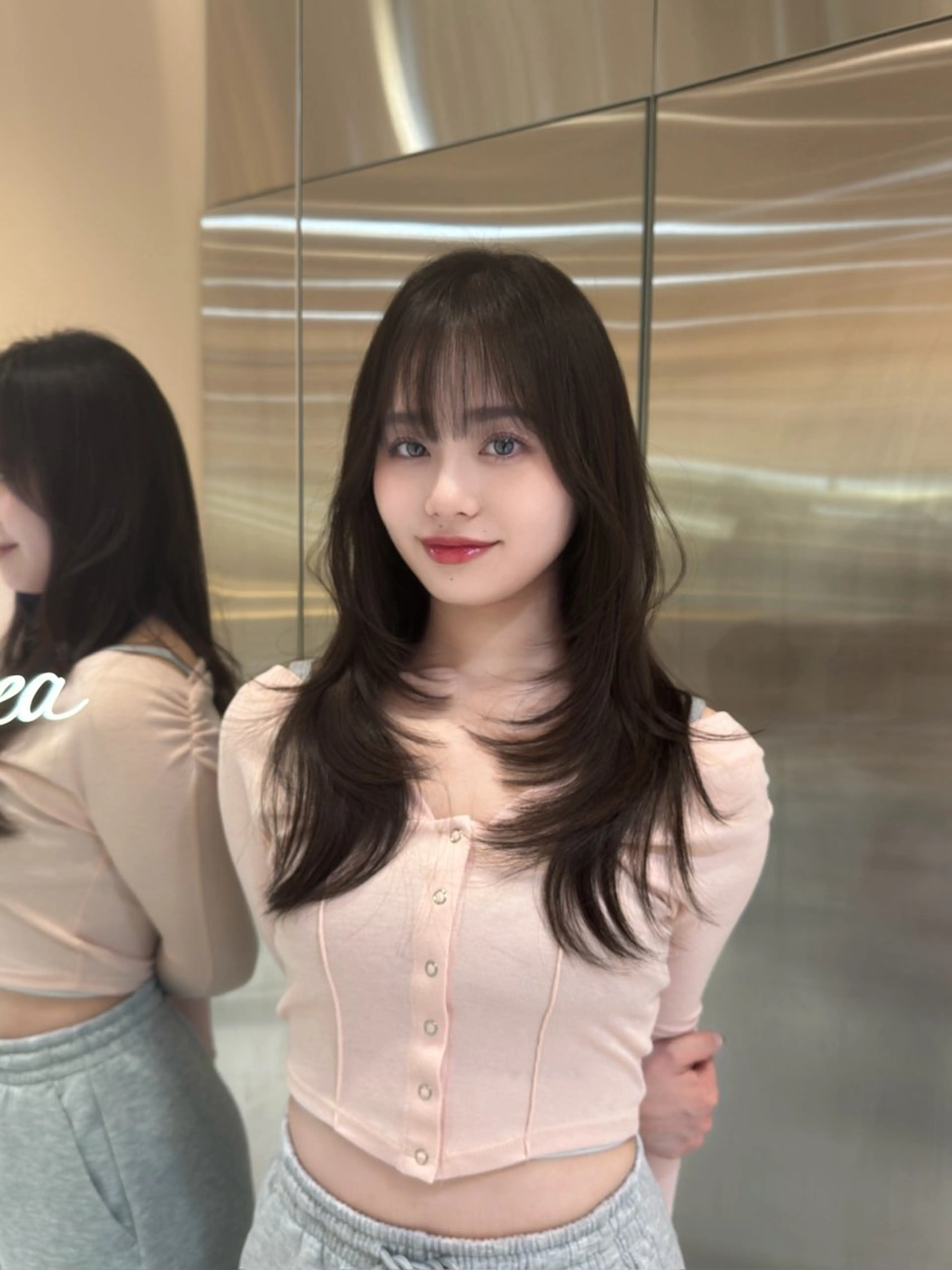 ロング カラー 卒業式のヘアスタイル 学生 カット ヘアカラー トリートメント ハッシュカット/顔 まわりカットリョウヤのヘアスタイル