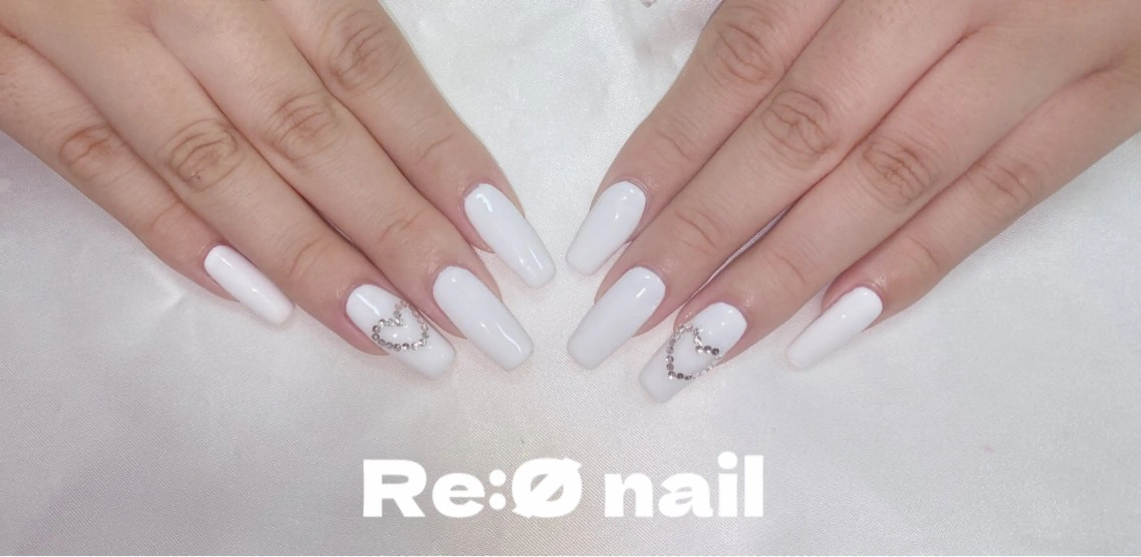 ネイル ホワイト ハンドネイル Re:Ø nail 🩵TSUJIのネイルデザイン