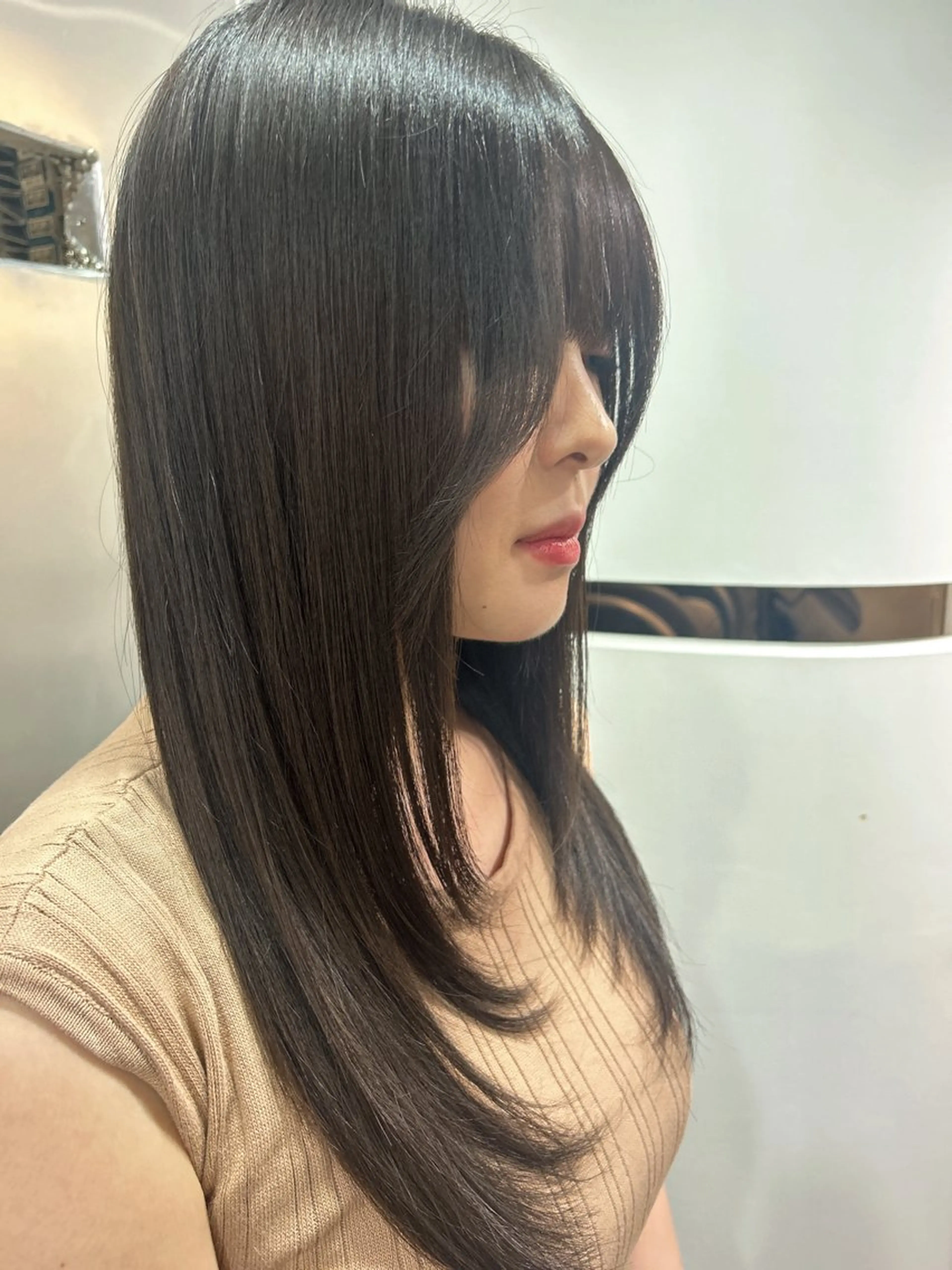 セミロング 顔周りカット レイヤーカット カット｜ハイトーン｜ Suzukaのヘアスタイル