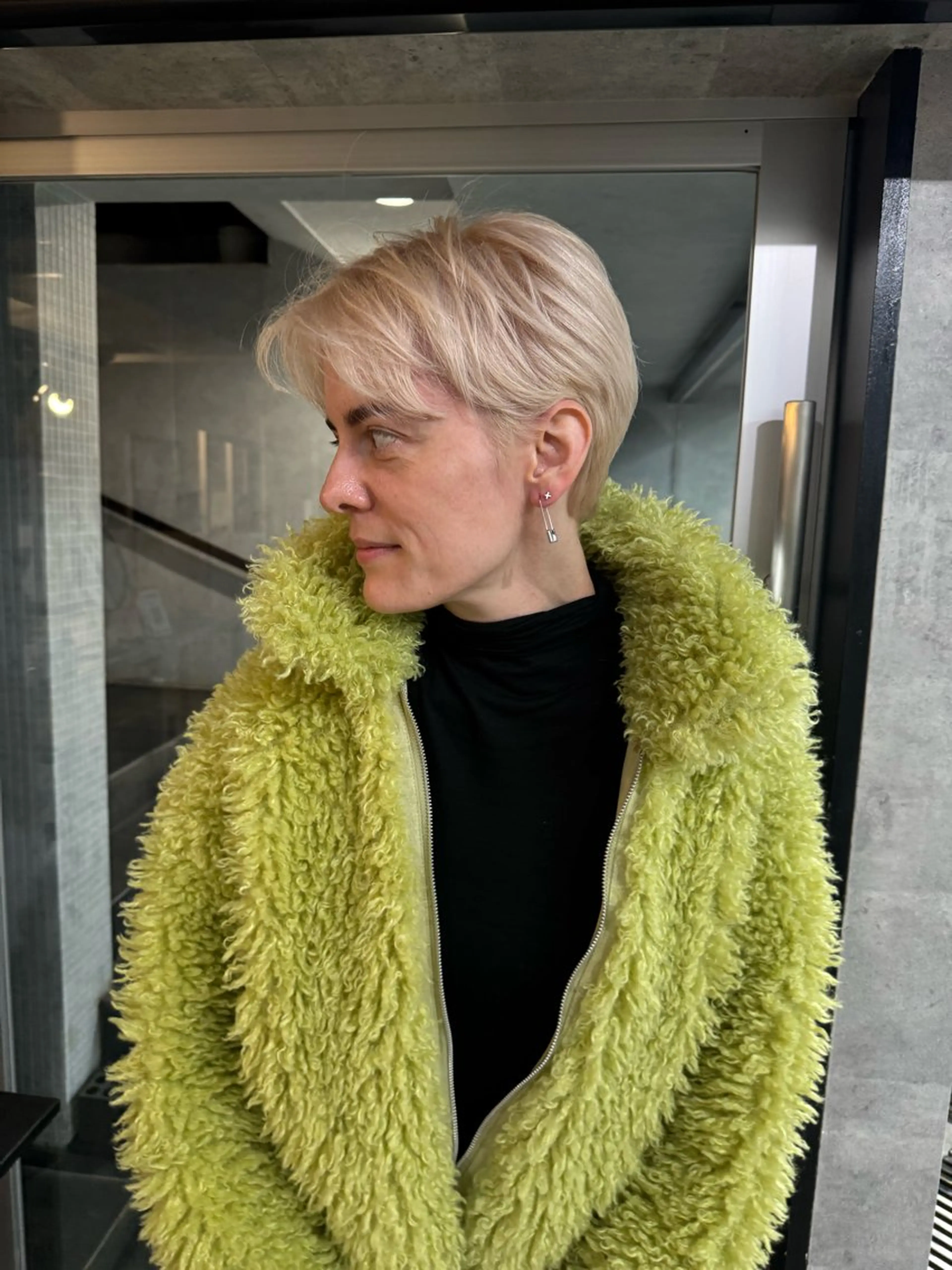 ショート カラー カット ヘアカラー あなたのお悩み改善" You"💚❤️💛のヘアスタイル