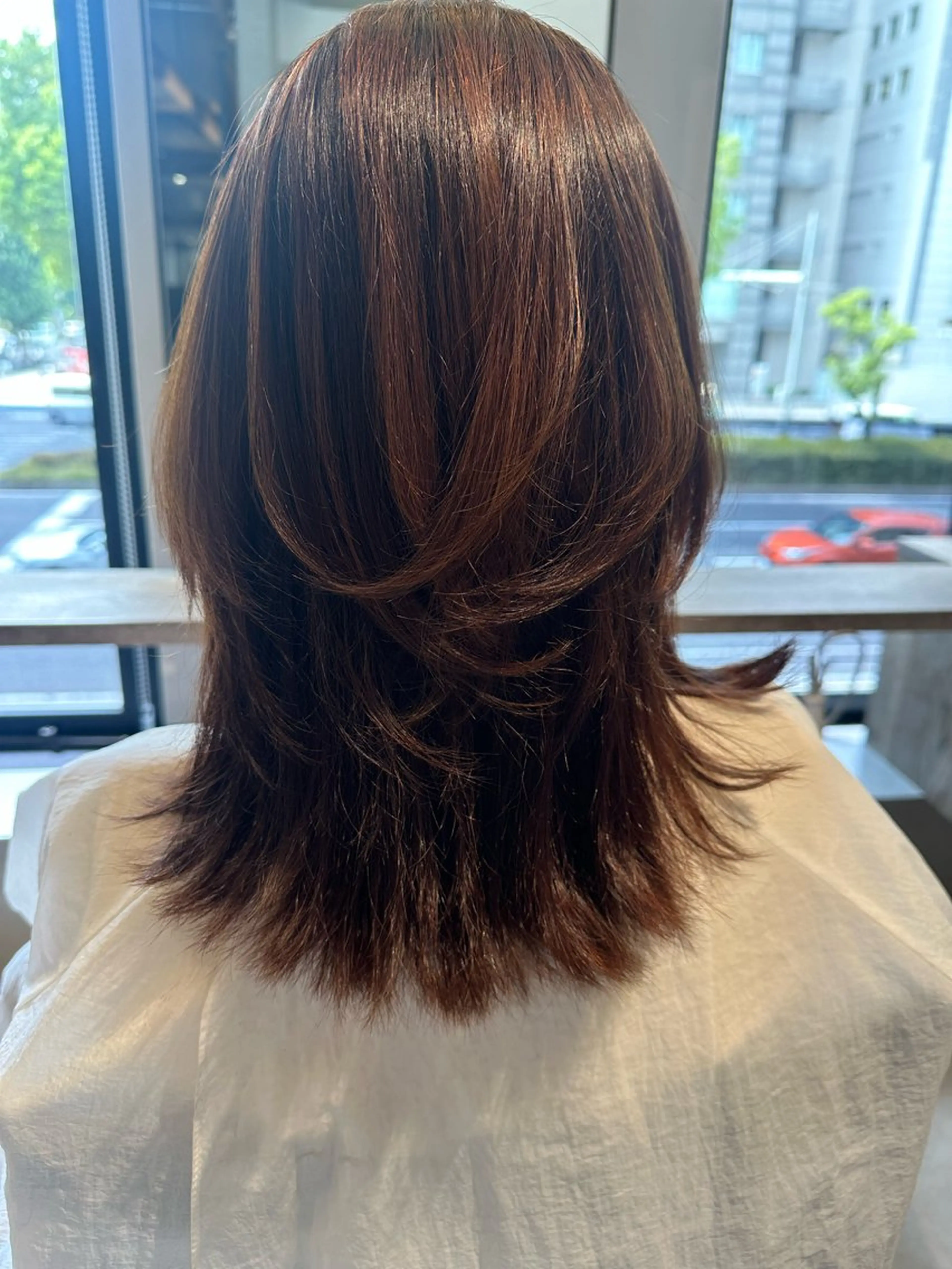 セミロング ハイライト 伊東 昭美のヘアスタイル