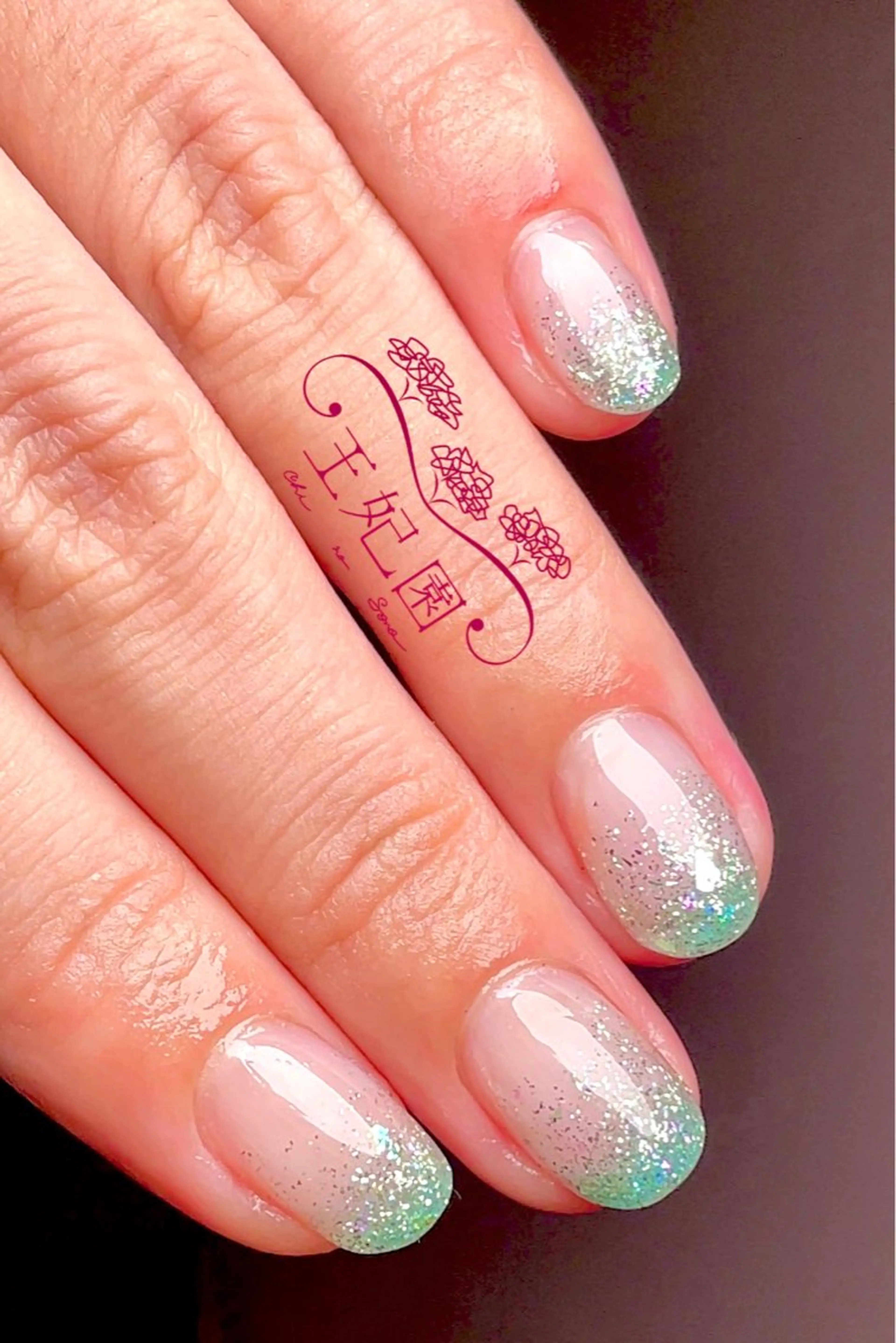 ネイル グラデーション ラメ(グリッター) ラメグラデーション nail salon王妃の園所属・王妃の園 ohinosonoのネイルデザイン