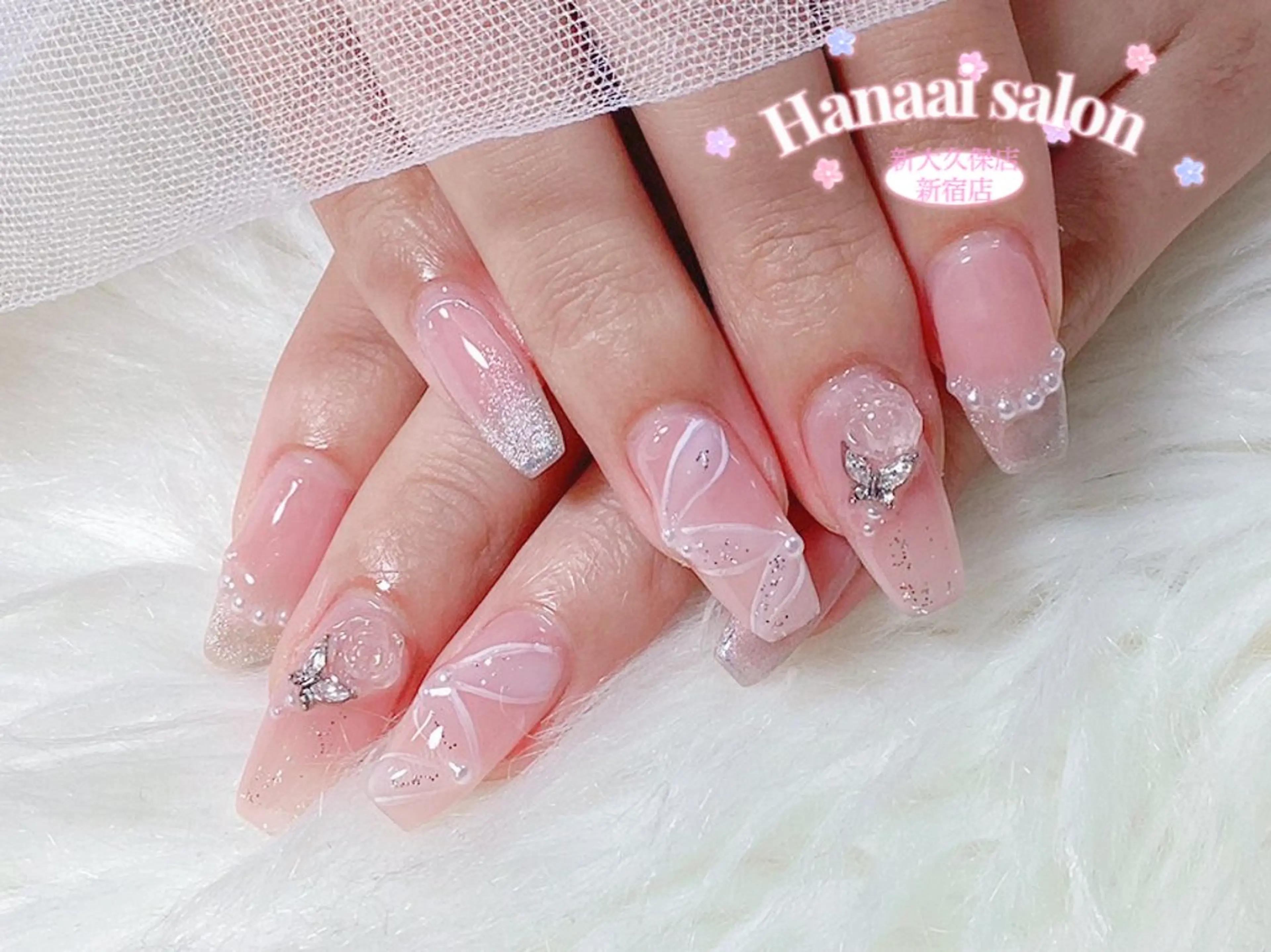 ネイル アートネイル フラッシュネイル フットネイル ジェルネイル グラデーション ハンドネイル Hanaai Salon新宿店のネイルデザイン