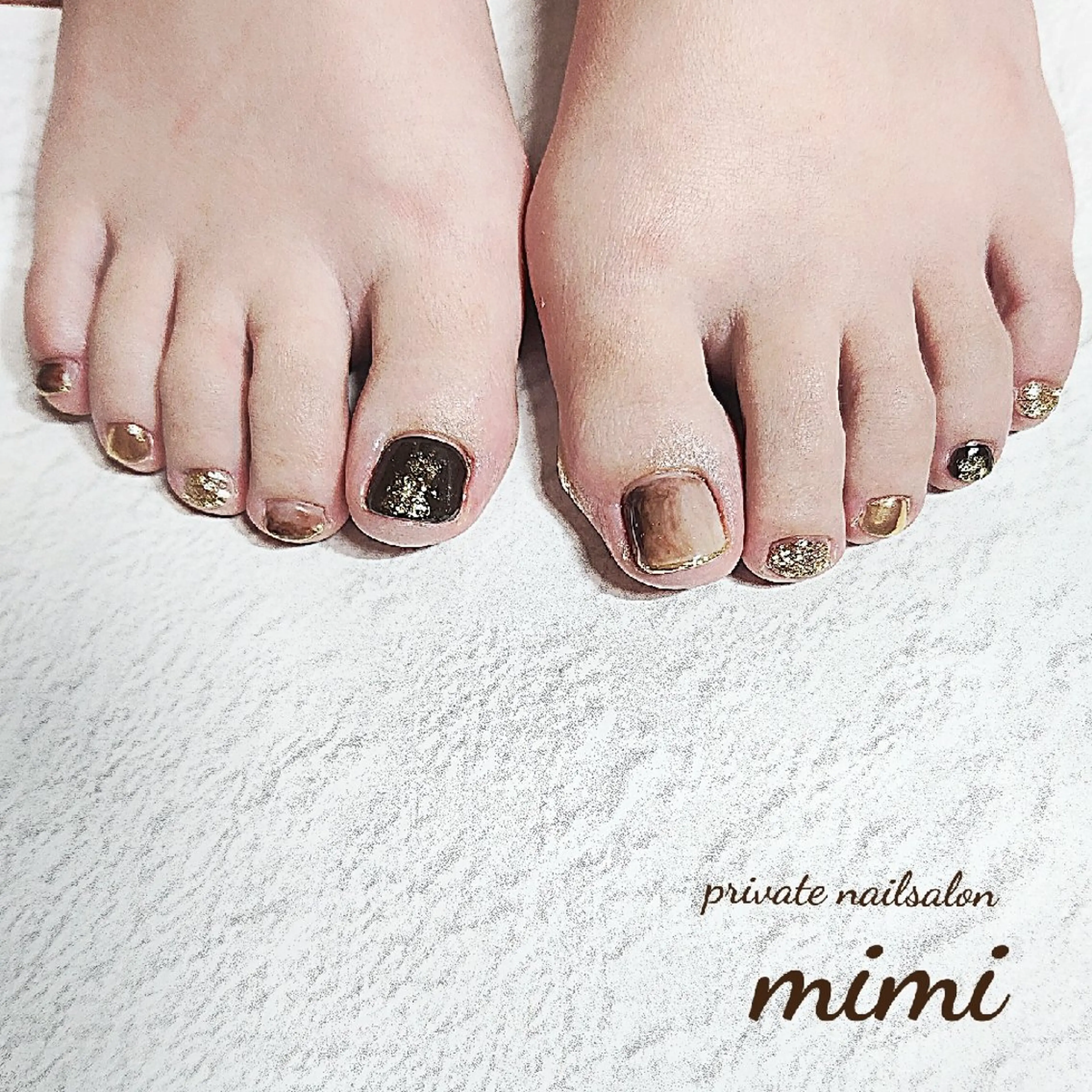 ネイル ブラウン ゴールド ニュアンスネイル フットネイル 博多ネイル ｍｉｍｉのネイルデザイン
